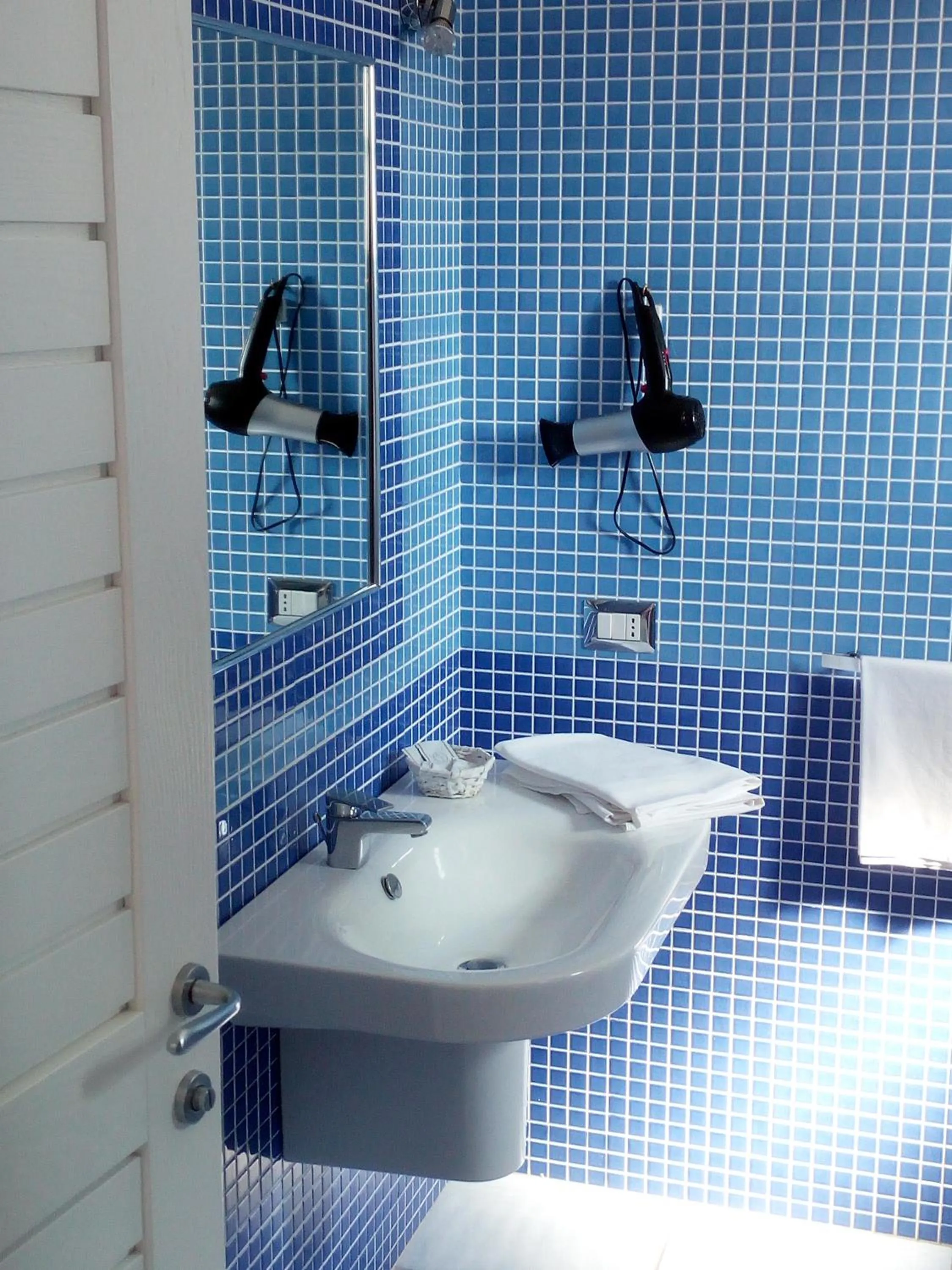 Bathroom in B&B Conca del Faro