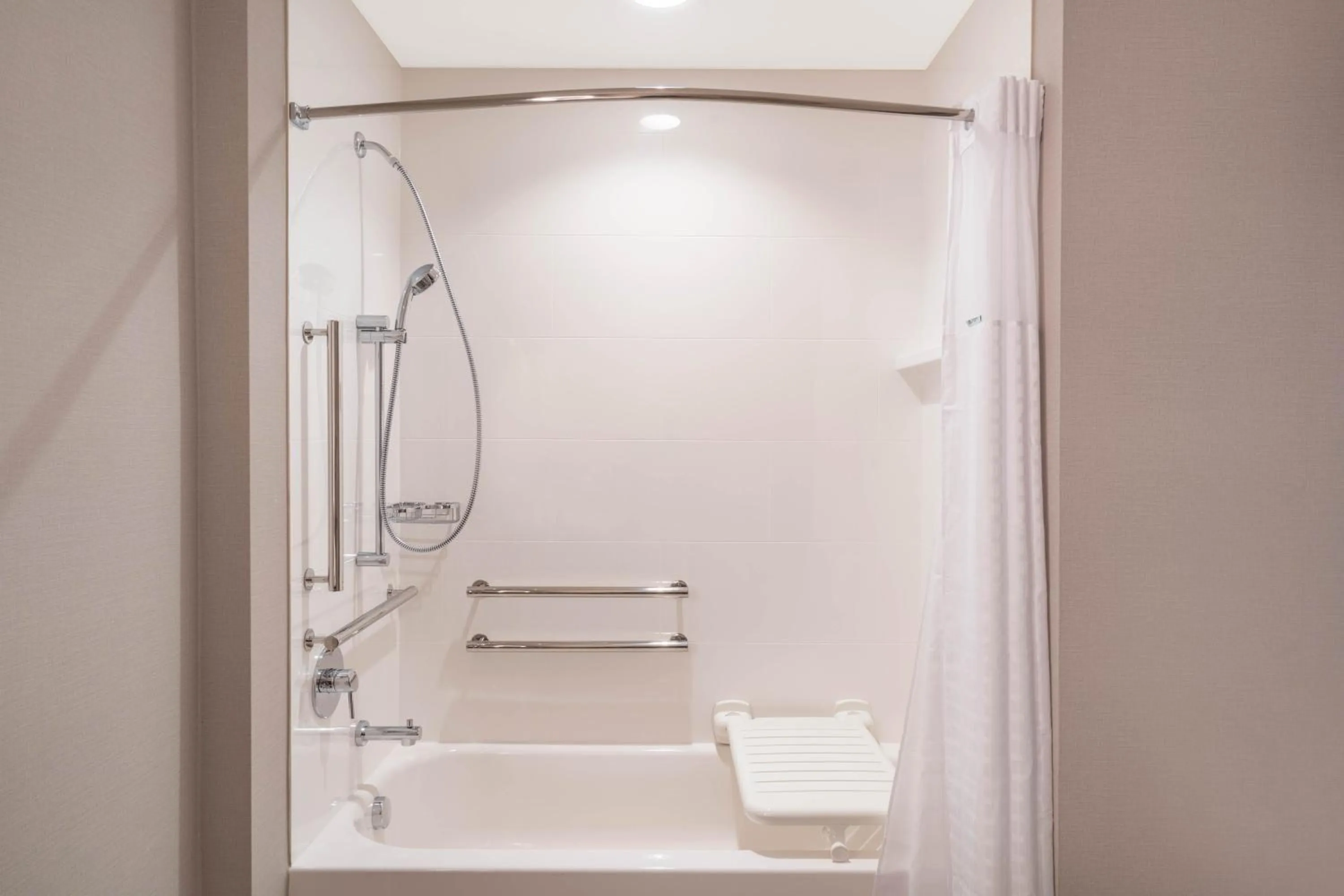 Bathroom in Hampton Inn by Hilton Nashville Airport Century Place