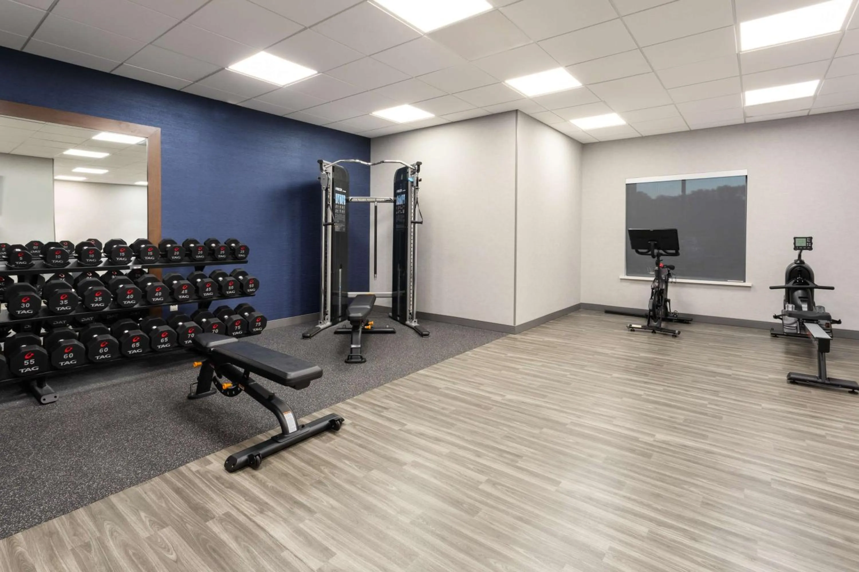Fitness centre/facilities in Hampton Inn by Hilton Nashville Airport Century Place