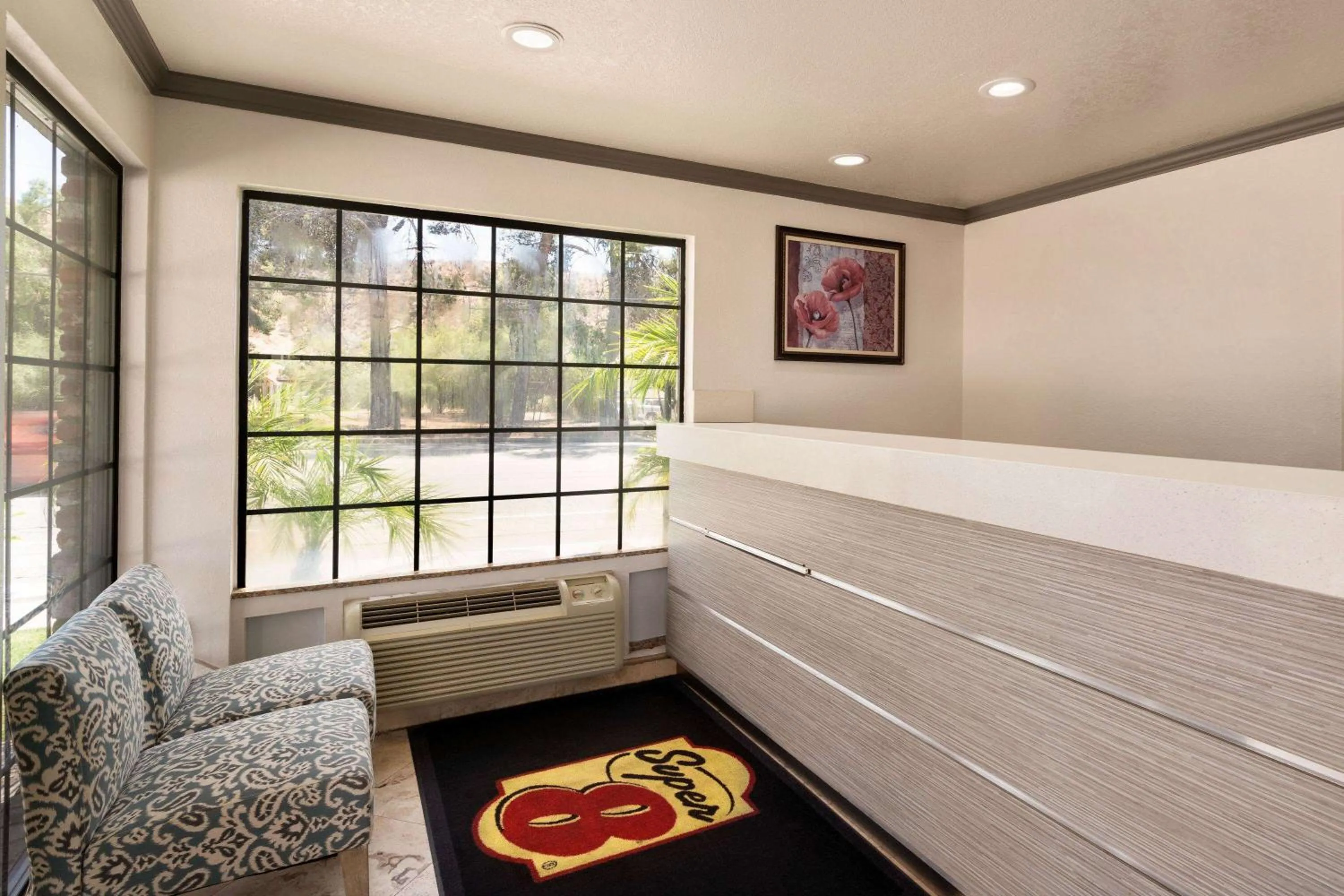 Lobby or reception in Super 8 by Wyndham Santa Clarita/Valencia