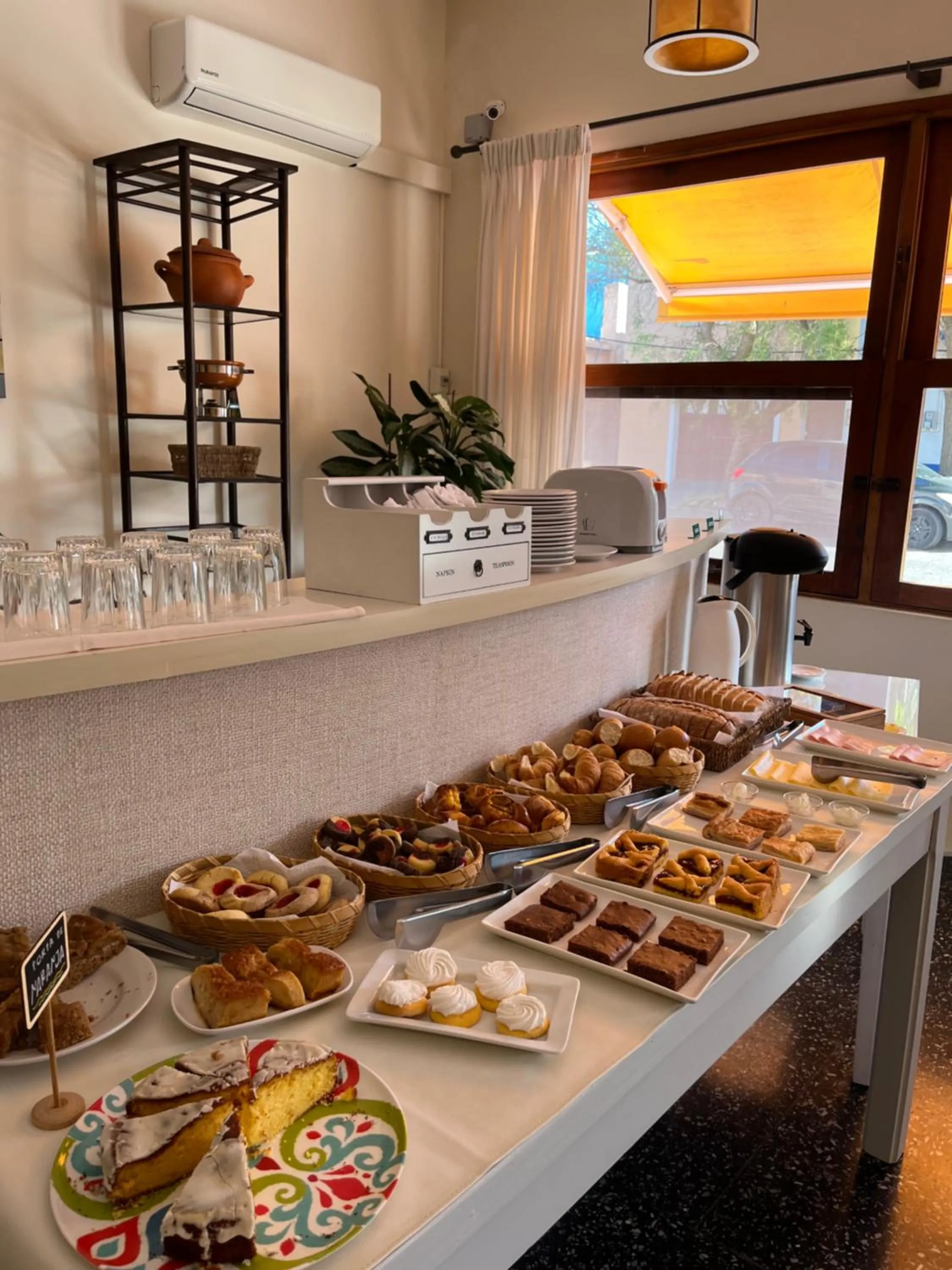 Buffet breakfast in Hotel Tamariz