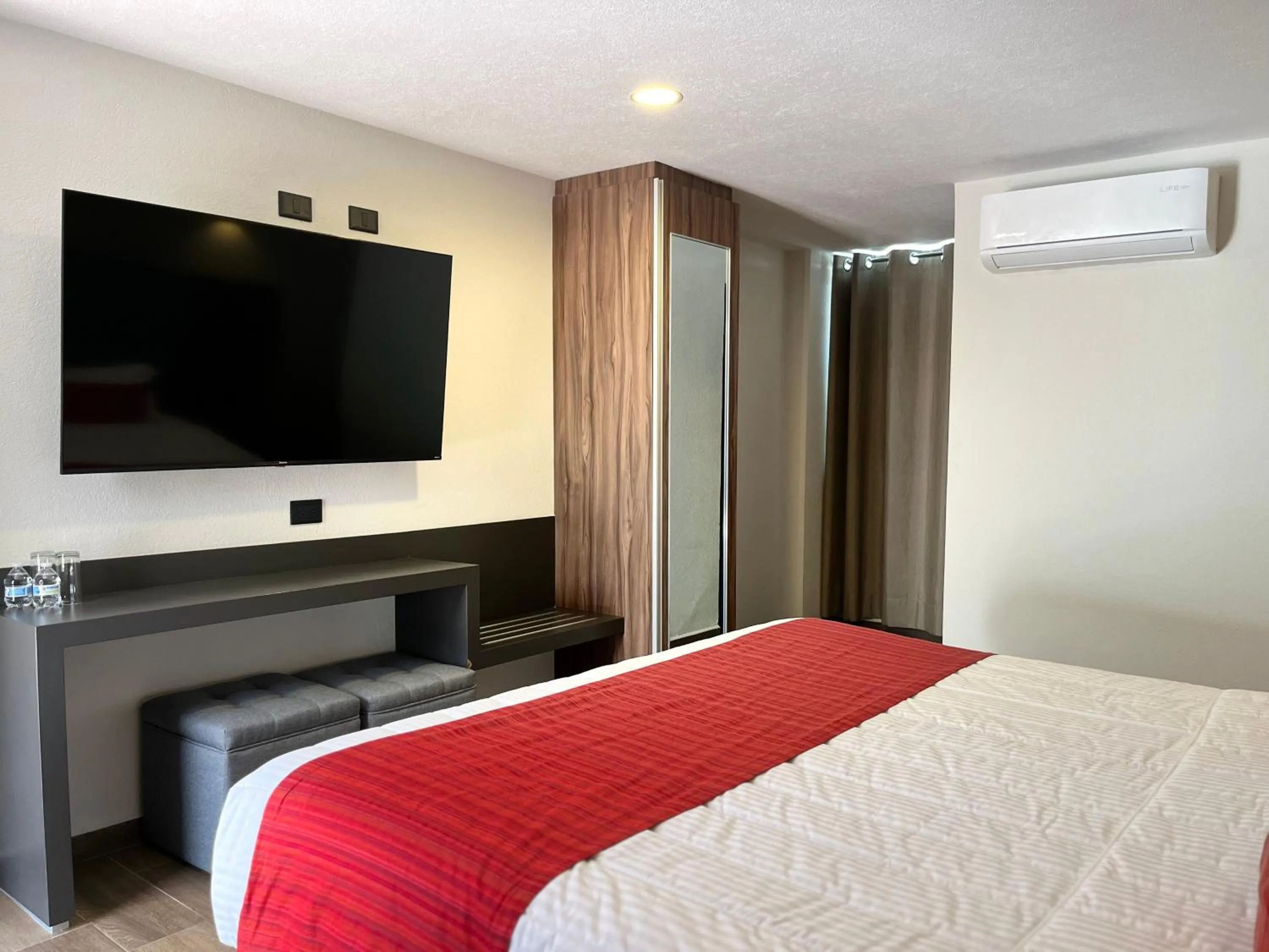 Bed in Hotel Granada