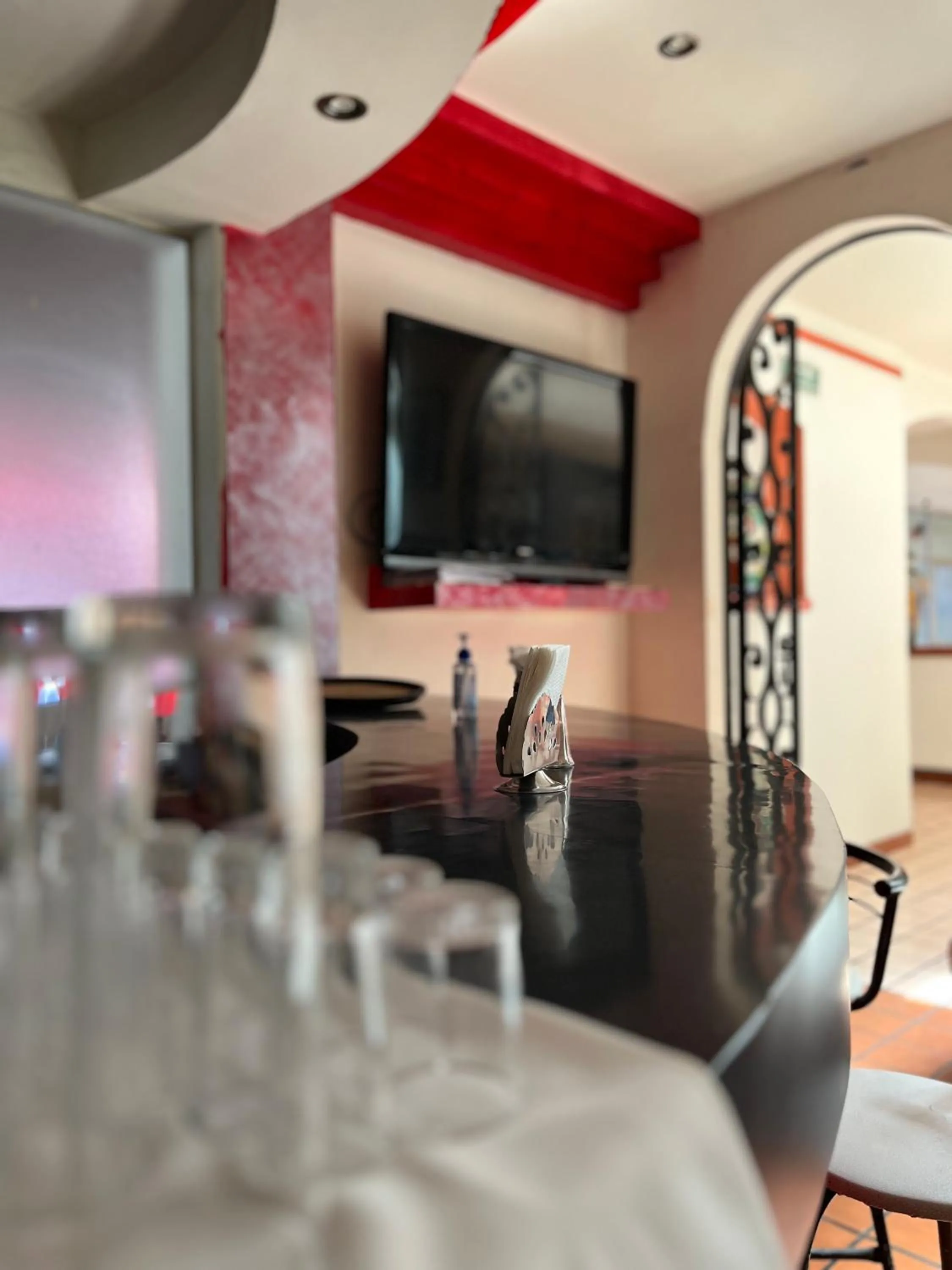 Restaurant/places to eat in Hotel Granada