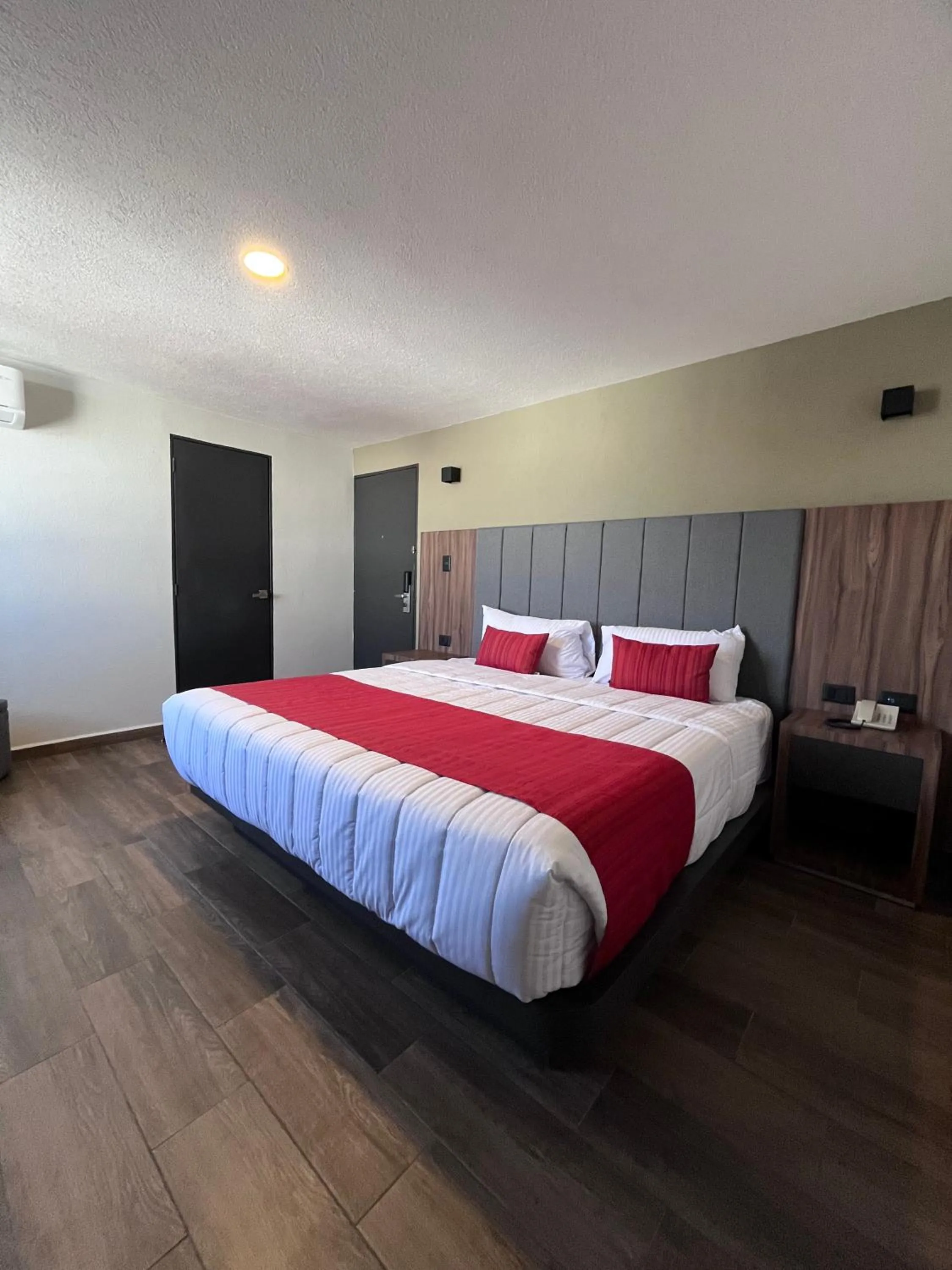 Bed in Hotel Granada