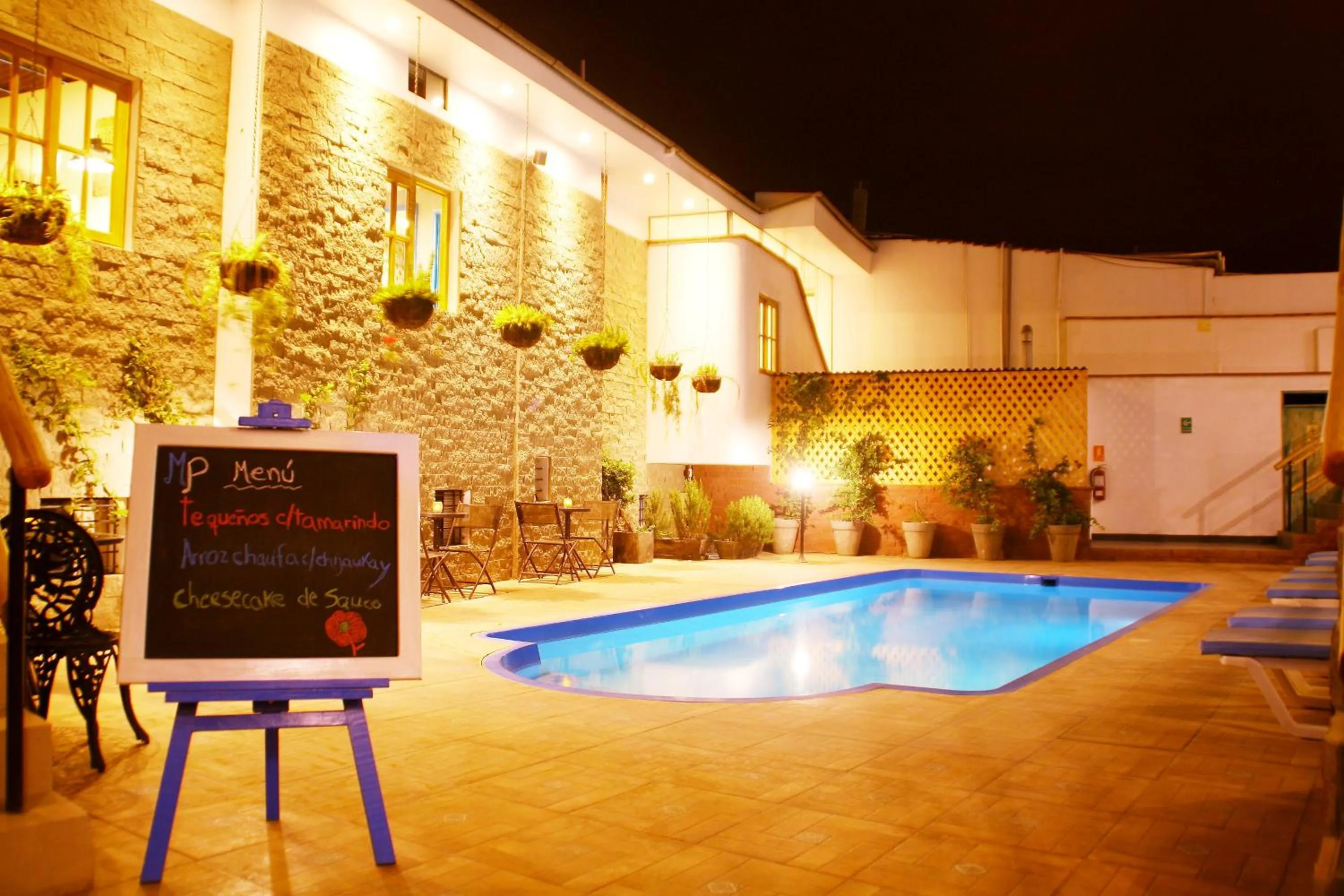 Night in Hotel Villa Jazmin