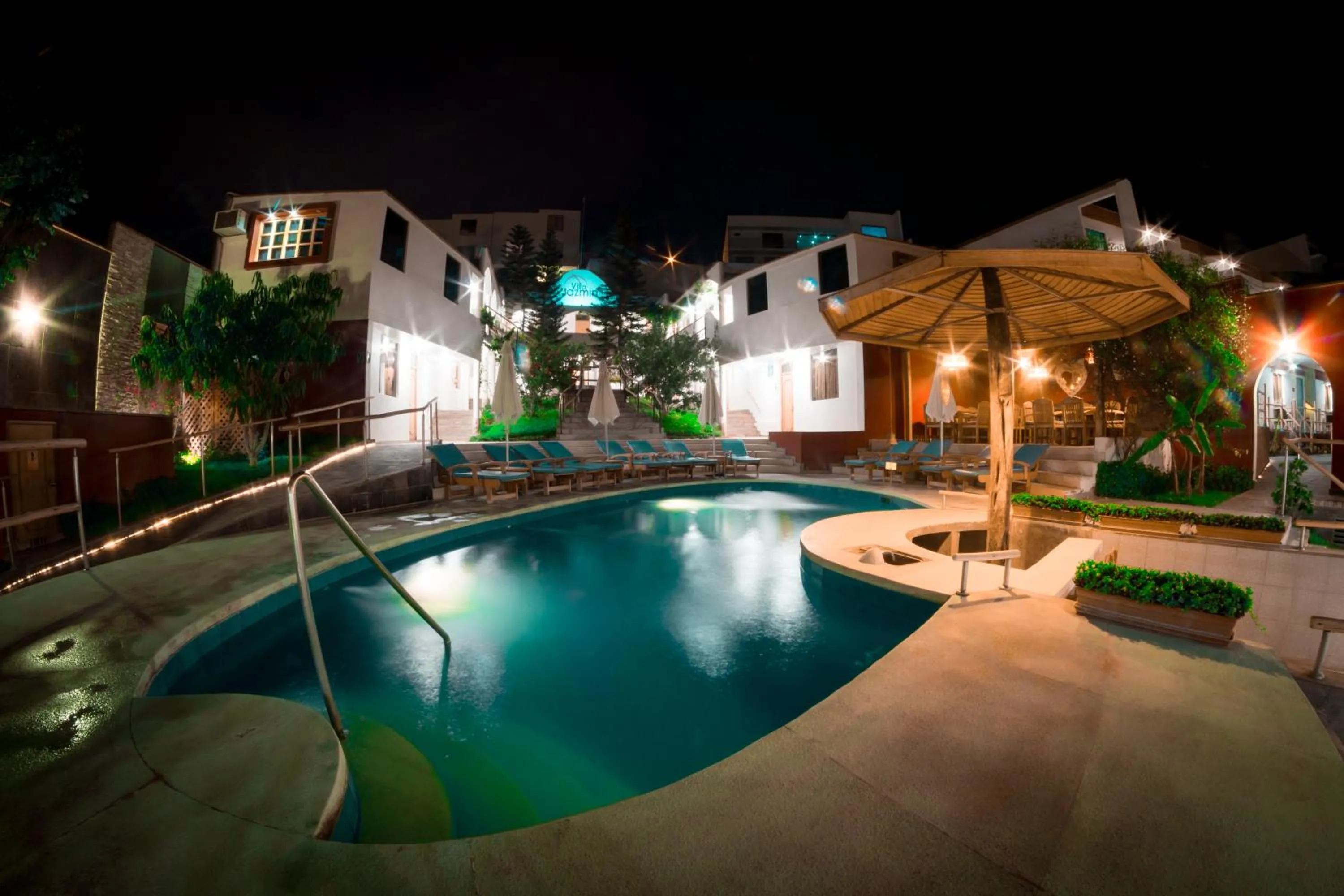 Night in Hotel Villa Jazmin