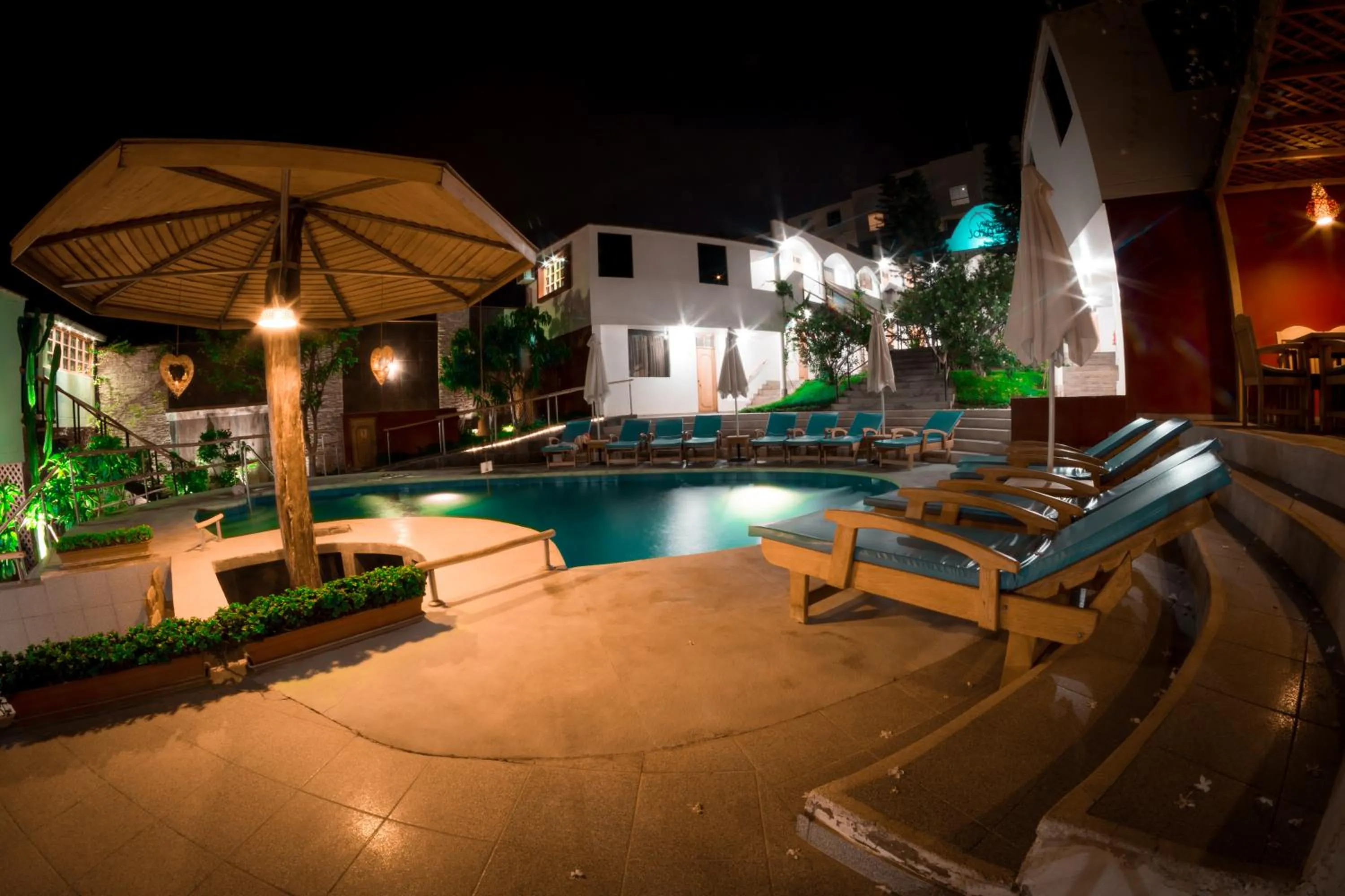 Night in Hotel Villa Jazmin