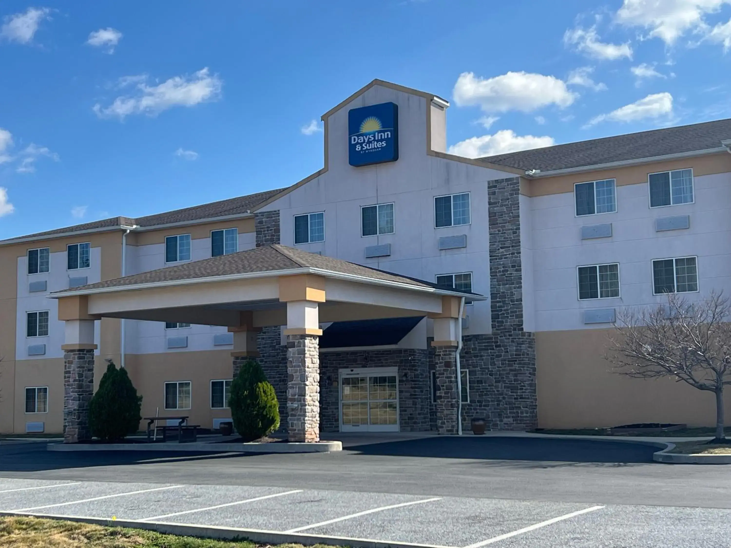 Property building in Comfort Inn and Suites Manheim Property building in Comfort Inn and Suites Manheim