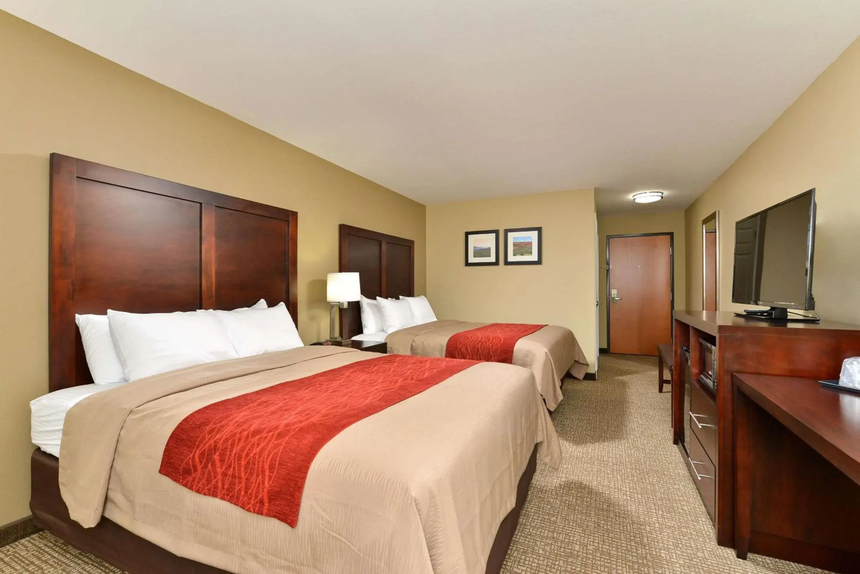Queen Room with Two Queen Beds in Comfort Inn and Suites Manheim Queen Room with Two Queen Beds in Comfort Inn and Suites Manheim