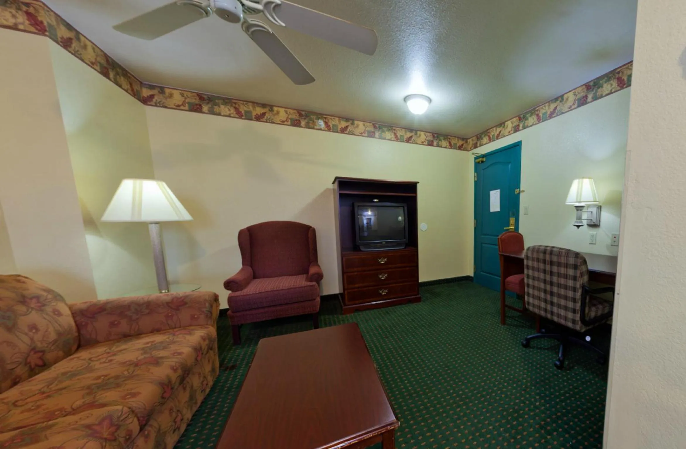 Bedroom in Country Inn & Suites by Radisson, Elkhart North