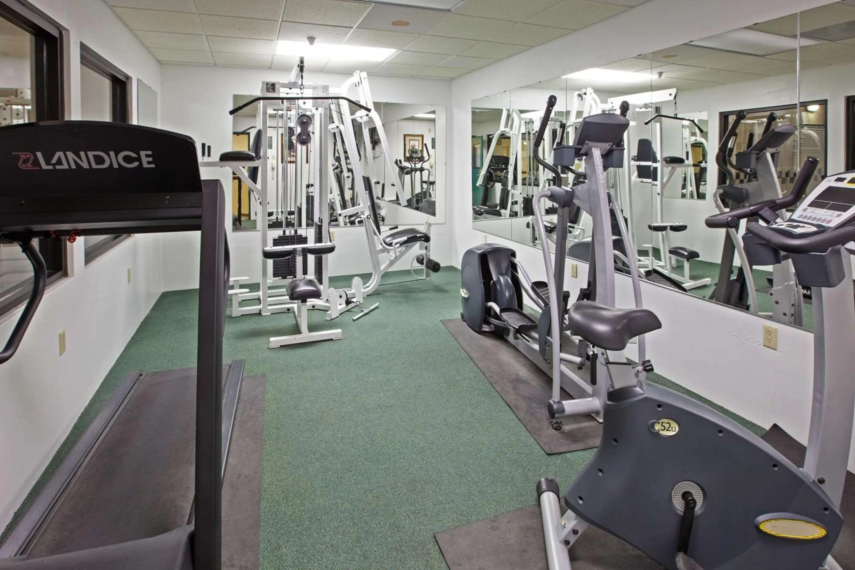 Fitness centre/facilities in Country Inn & Suites by Radisson, Elkhart North