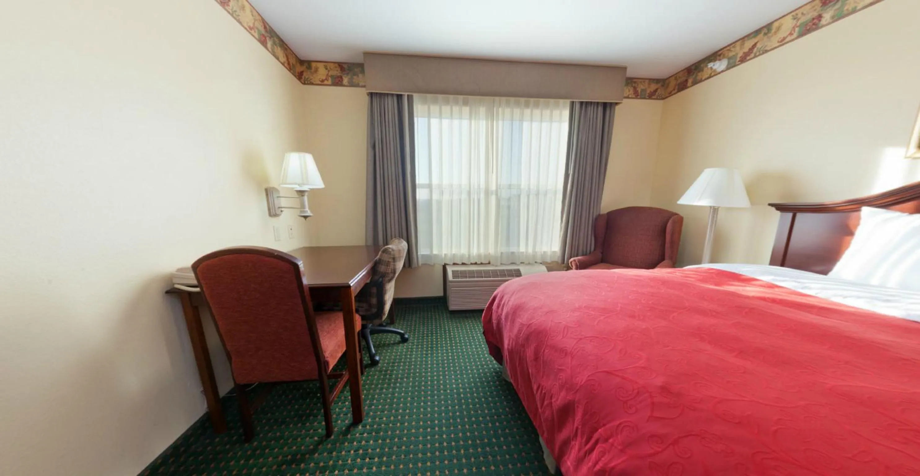 Bed in Country Inn & Suites by Radisson, Elkhart North