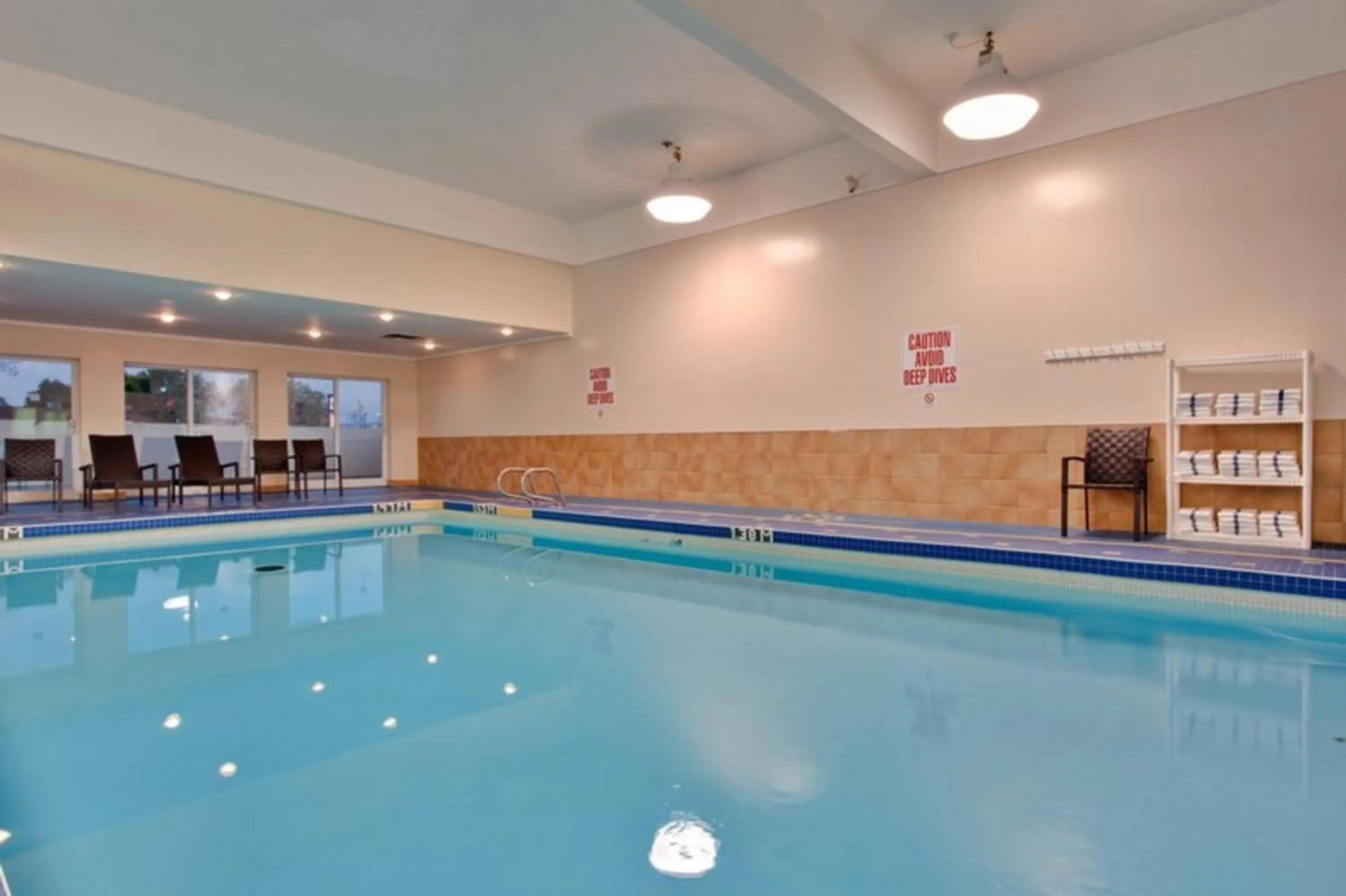 Swimming pool in Holiday Inn & Suites Houston NW - Willowbrook by IHG