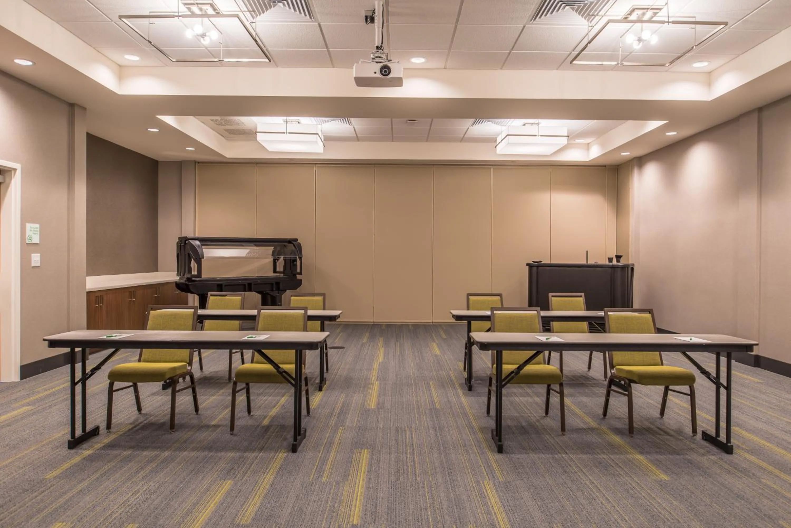 Meeting/conference room in Holiday Inn Joplin by IHG