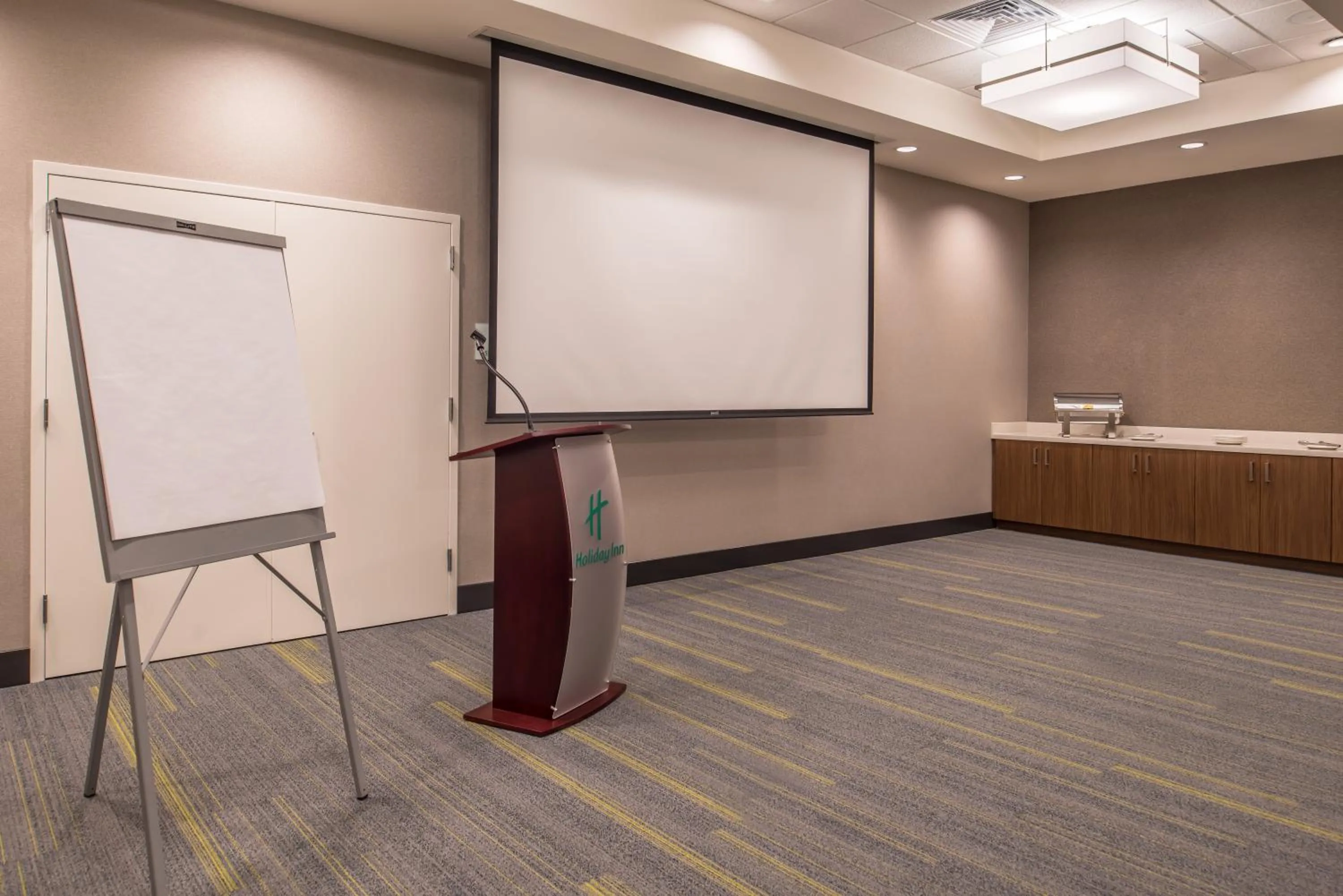 Meeting/conference room in Holiday Inn Joplin by IHG