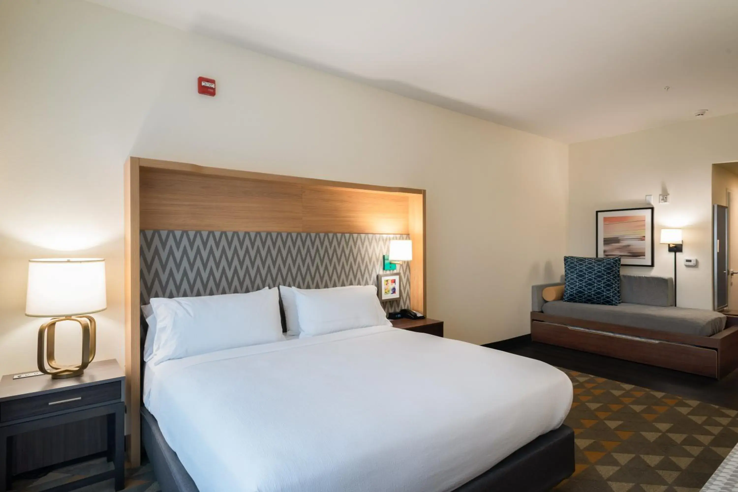 Photo of the whole room, Bed in Holiday Inn Joplin by IHG Photo of the whole room, Bed in Holiday Inn Joplin by IHG