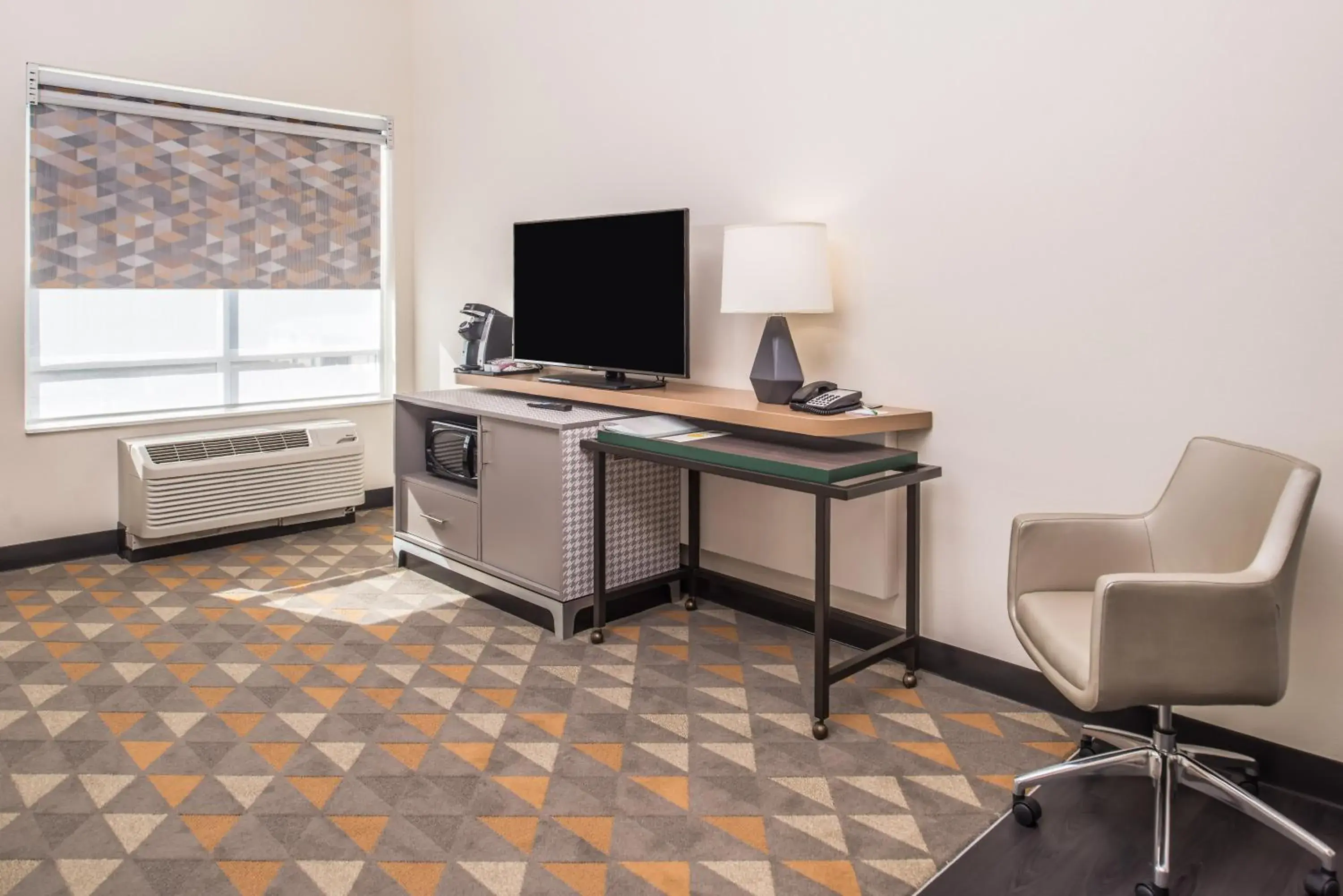 Photo of the whole room in Holiday Inn Joplin by IHG Photo of the whole room in Holiday Inn Joplin by IHG