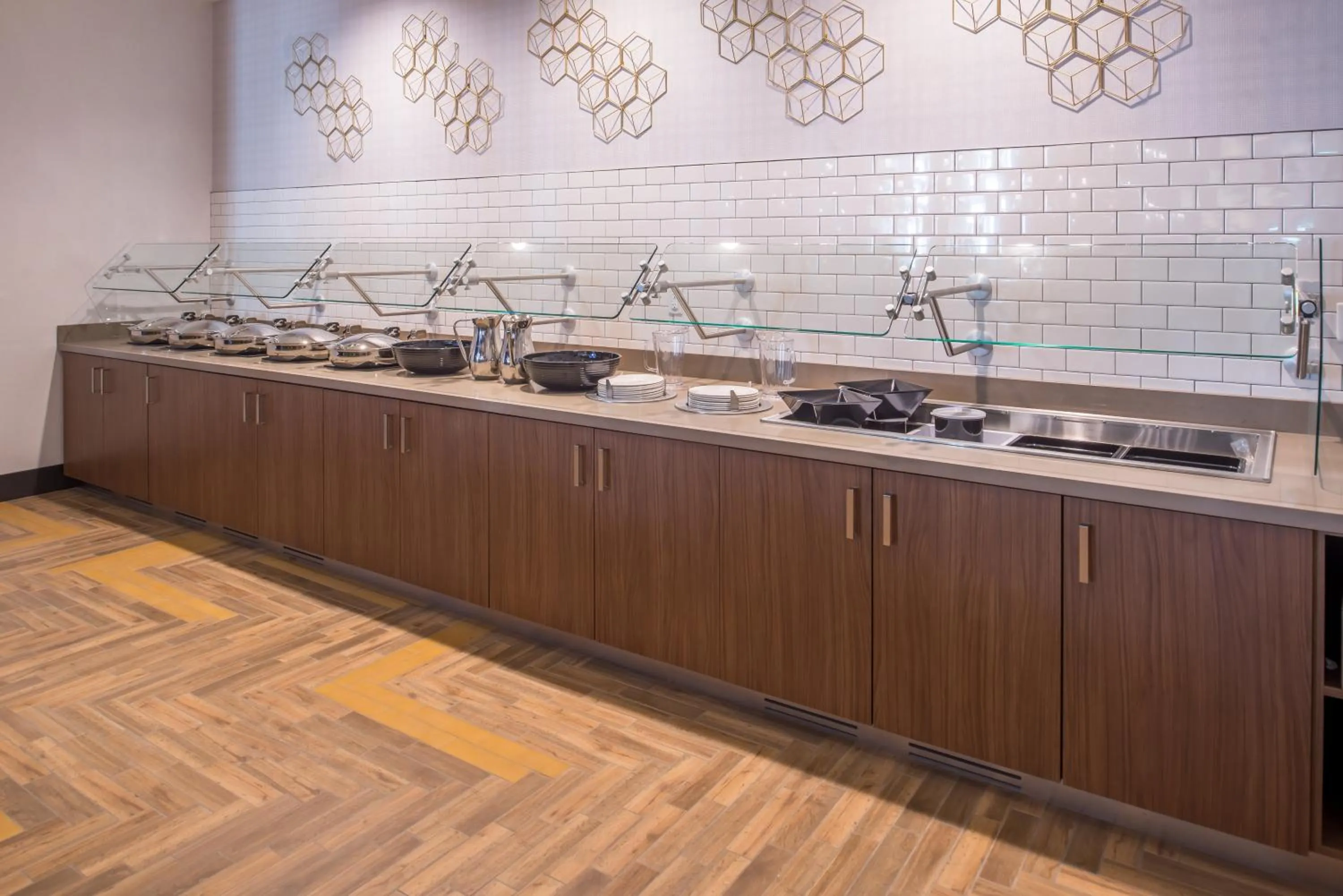 Restaurant/places to eat in Holiday Inn Joplin by IHG