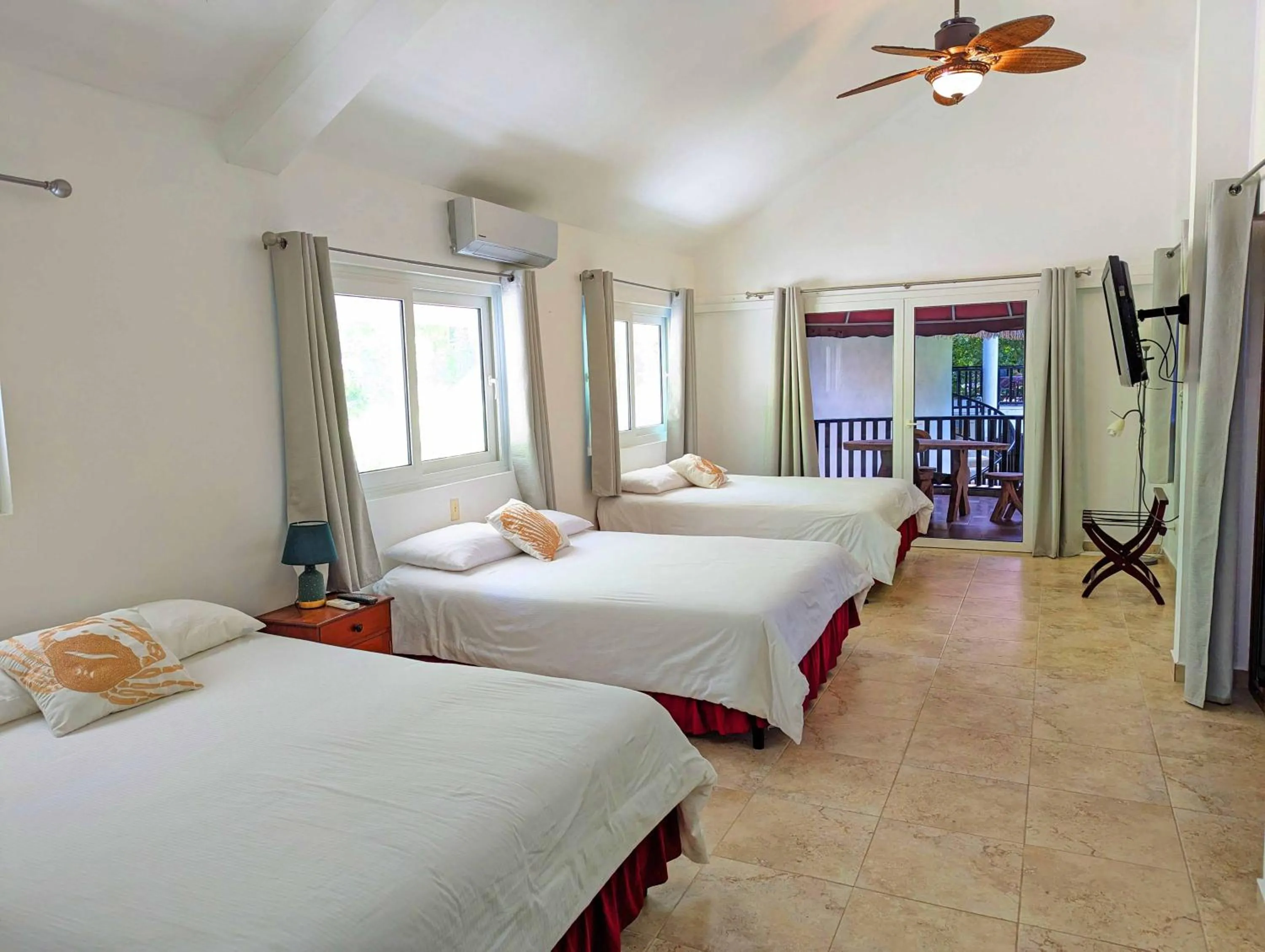 Family Room with Balcony in Casa Guardia Panama