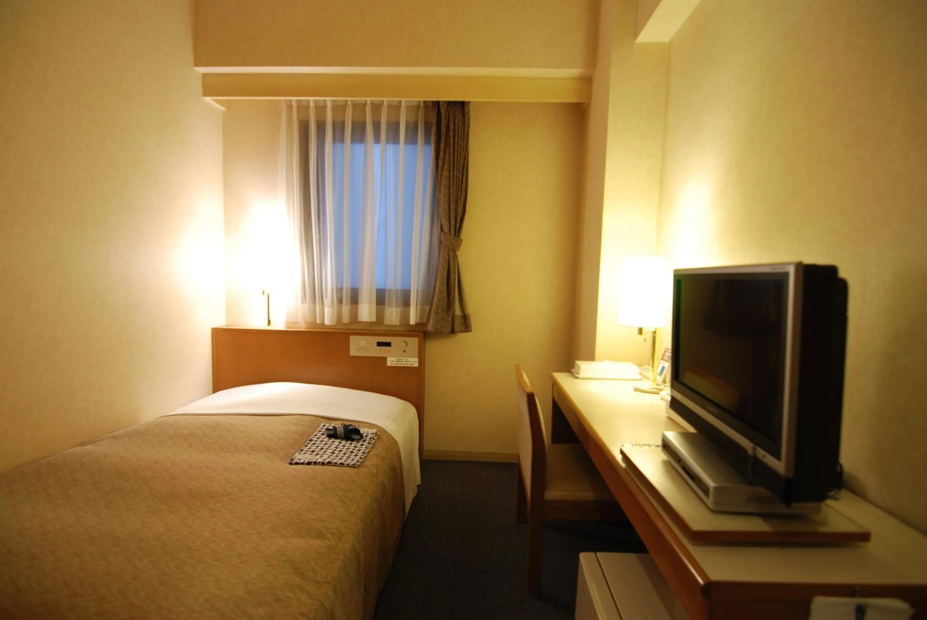 Double Room with Small Double Bed - Non-Smoking in Hotel New Star Ikebukuro