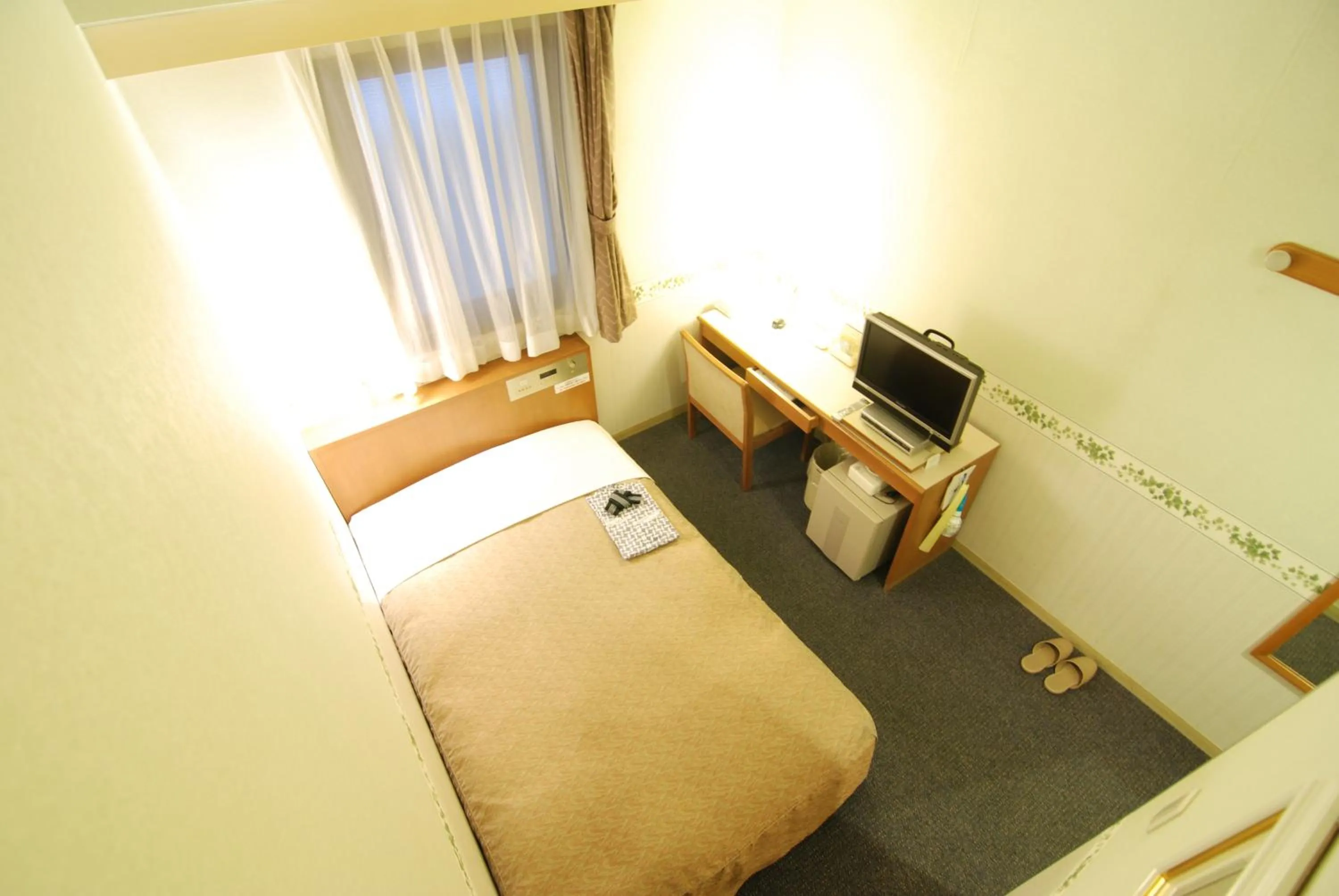 Double Room with Small Double Bed - Smoking in Hotel New Star Ikebukuro