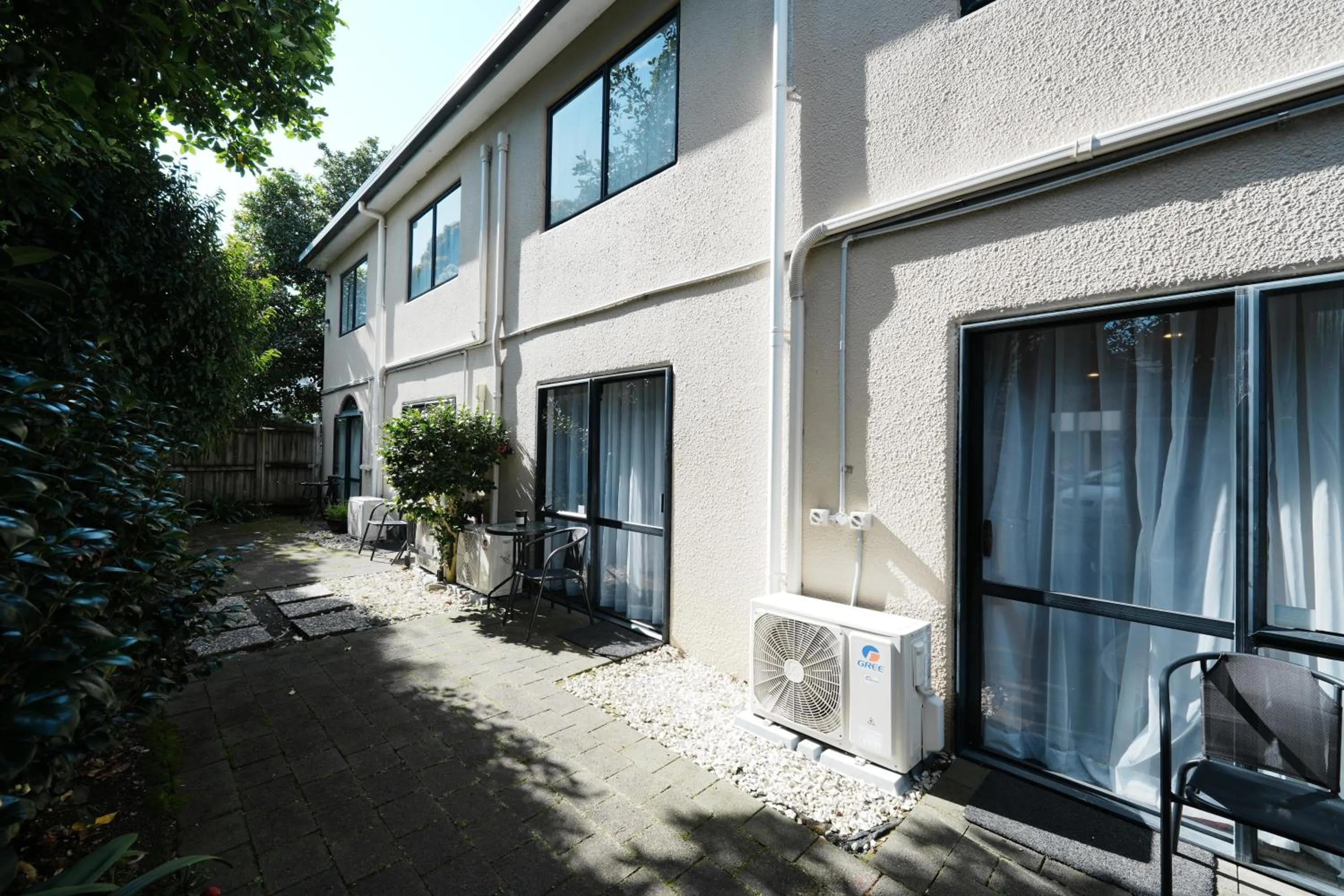 Property building in Auckland Newmarket Motel