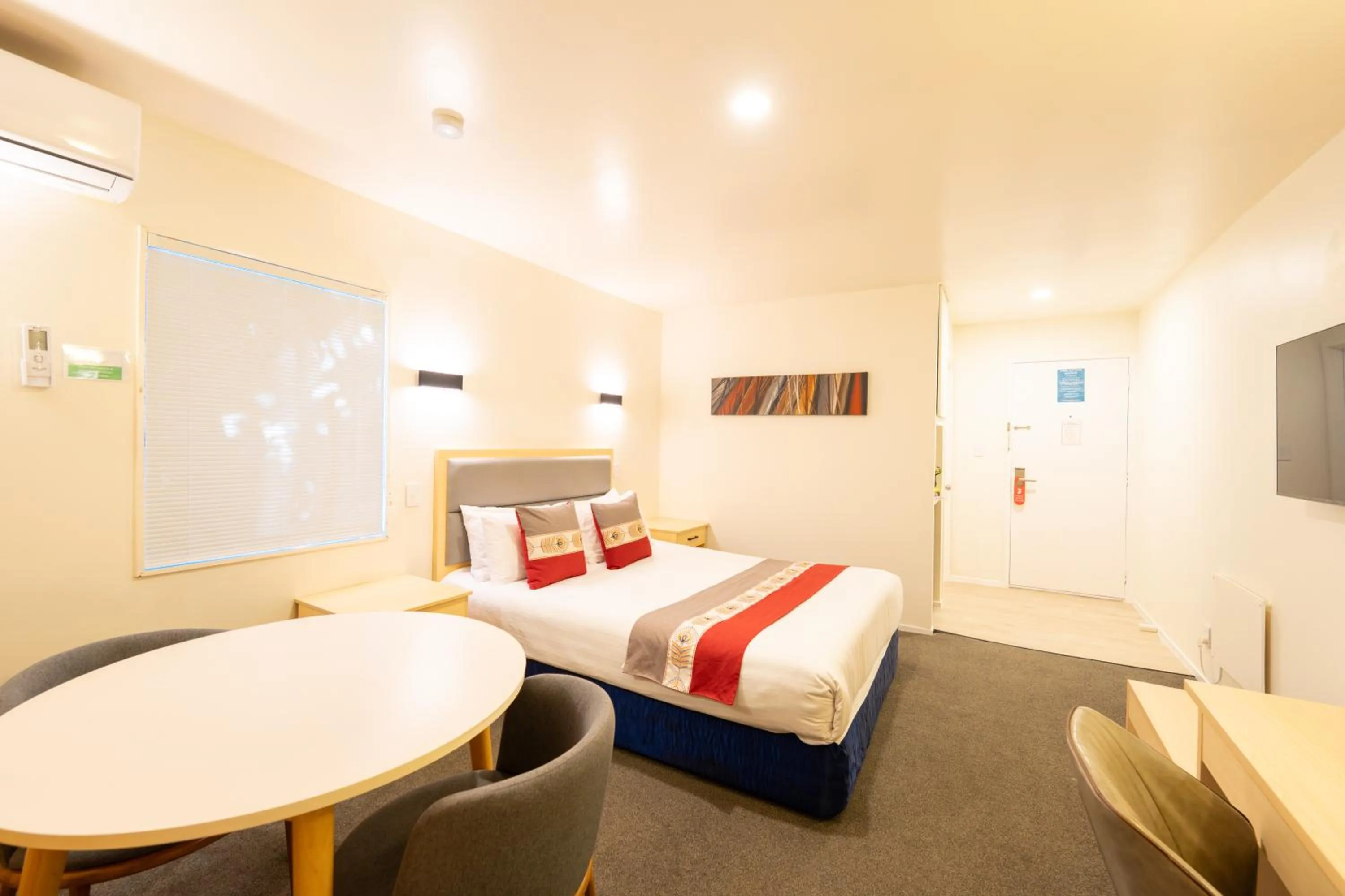 Bed in Auckland Newmarket Motel