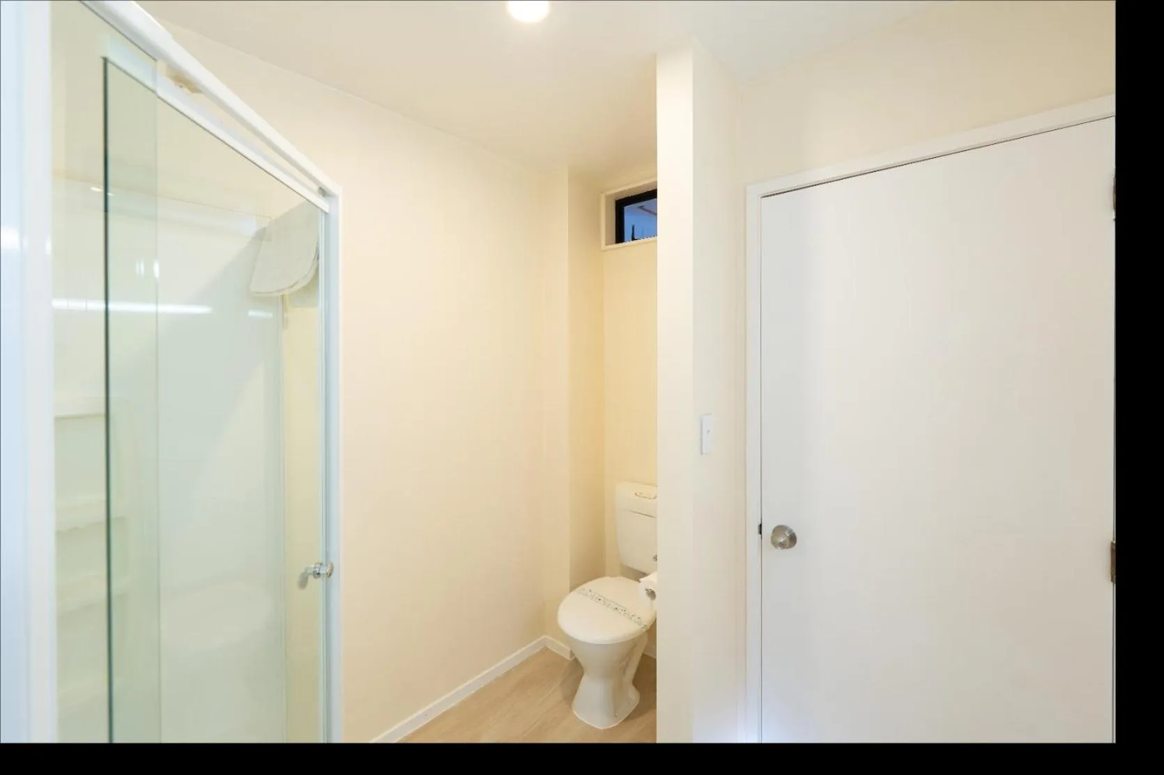 Shower in Auckland Newmarket Motel