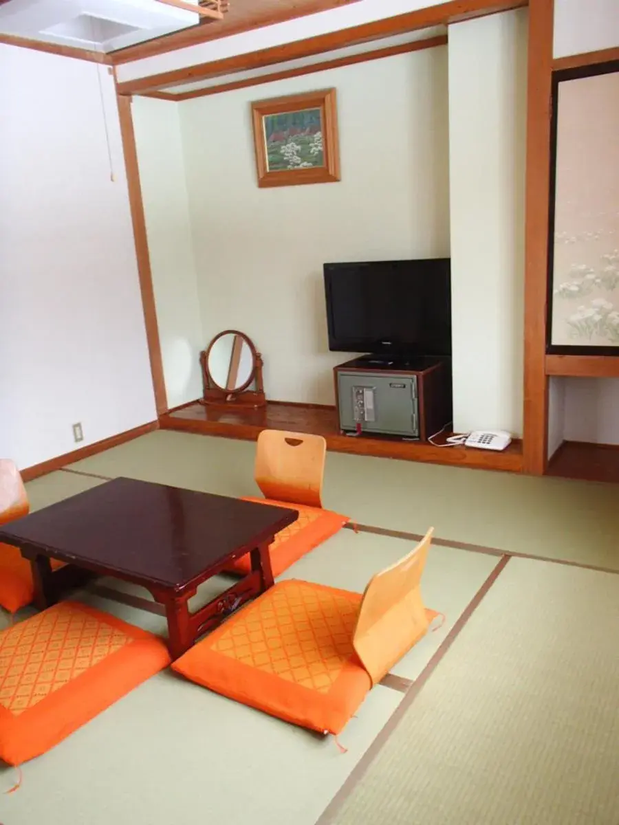 Photo of the whole room, TV/Entertainment Center in Rosenheim Hakuba