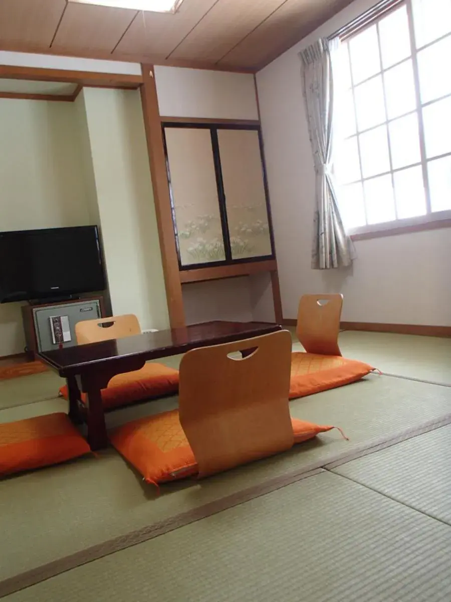 Photo of the whole room, TV/Entertainment Center in Rosenheim Hakuba