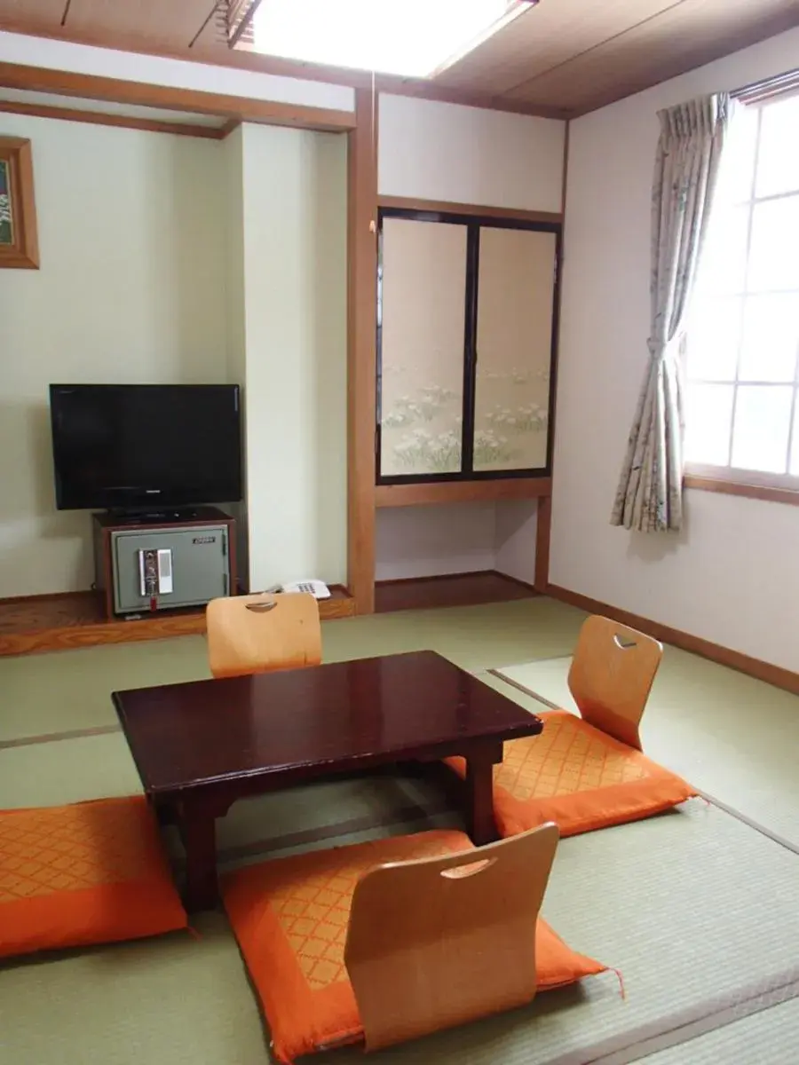 Photo of the whole room, TV/Entertainment Center in Rosenheim Hakuba