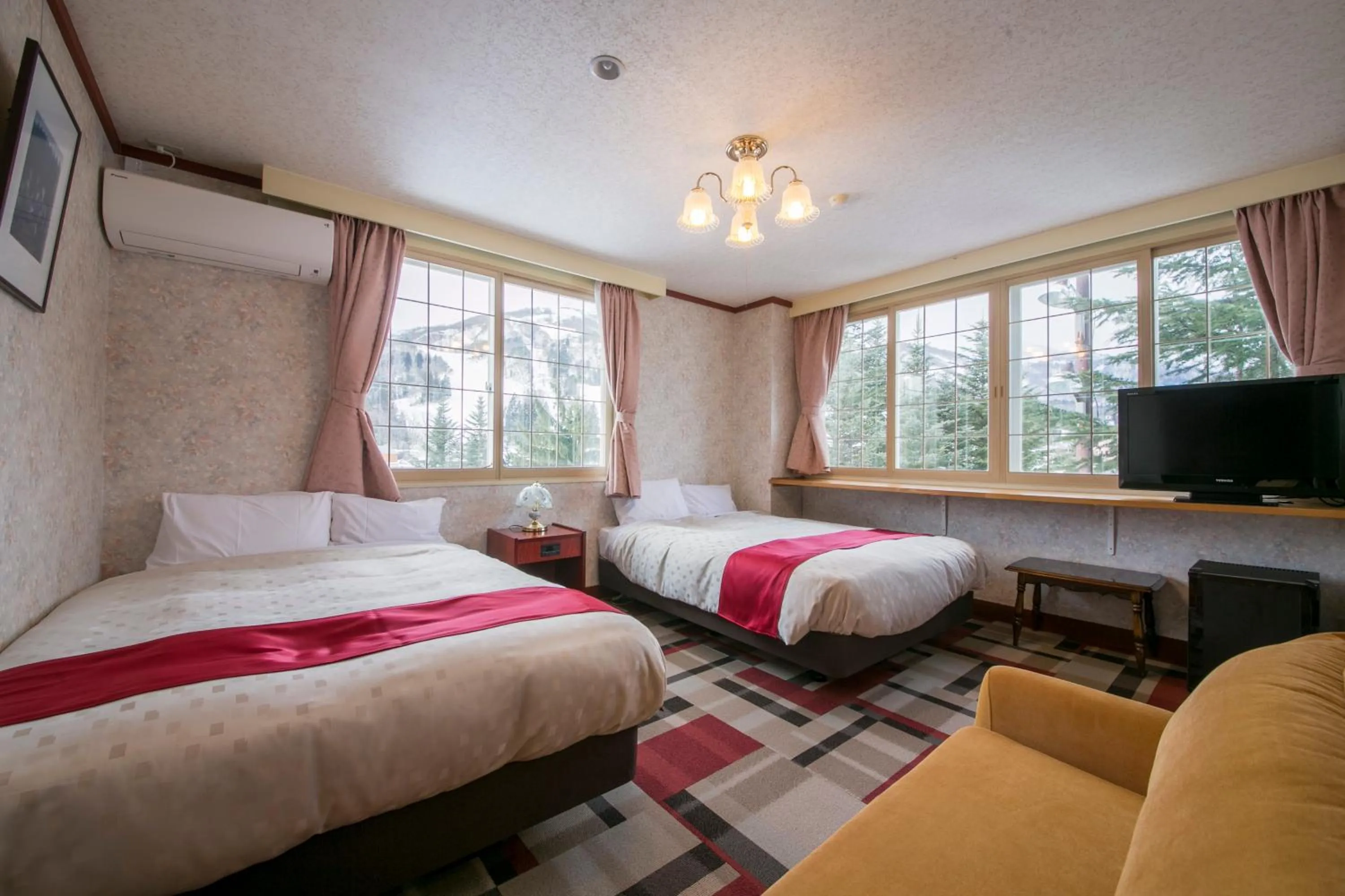 Photo of the whole room, Bed in Rosenheim Hakuba