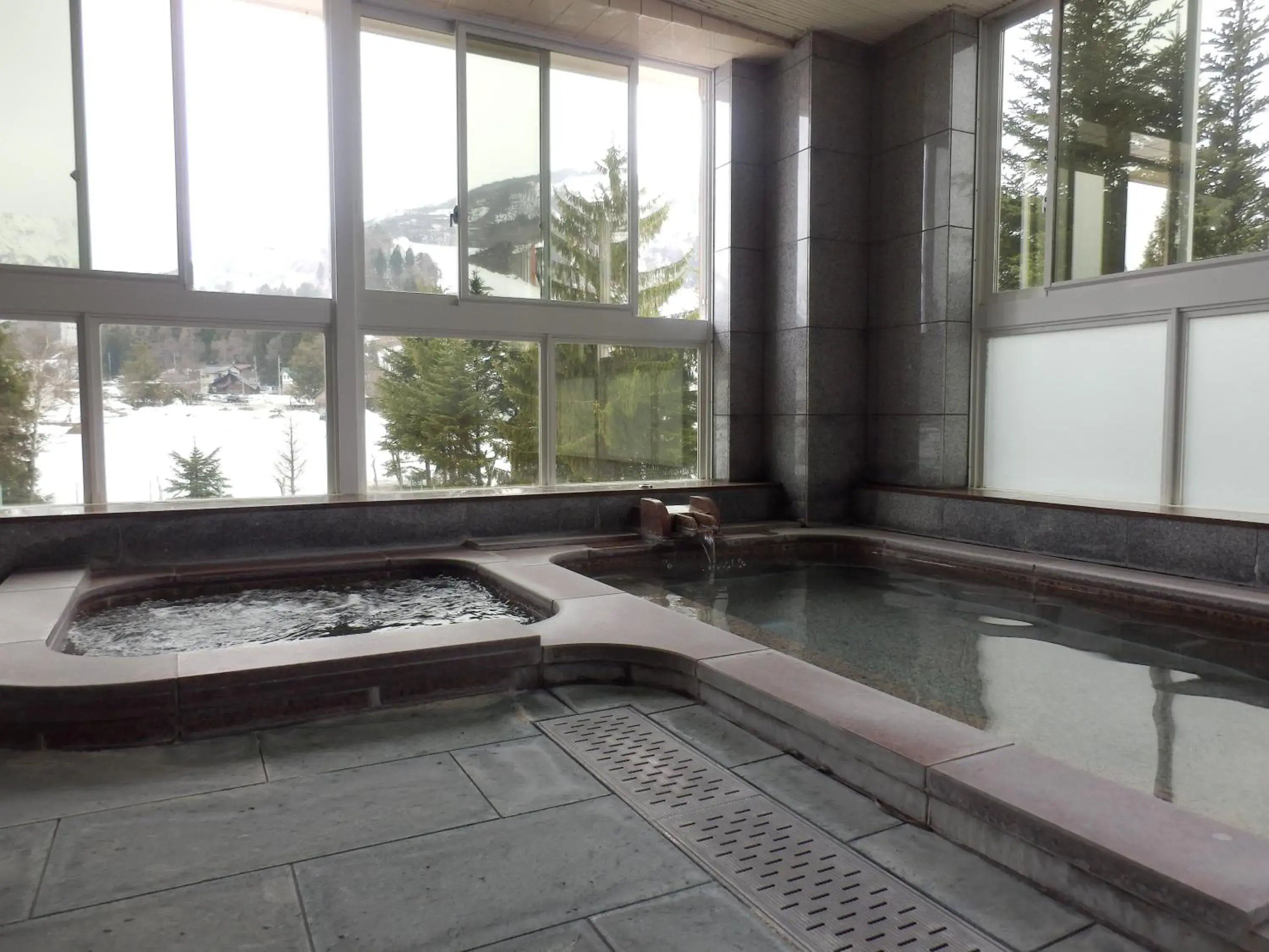 Hot Spring Bath in Rosenheim Hakuba