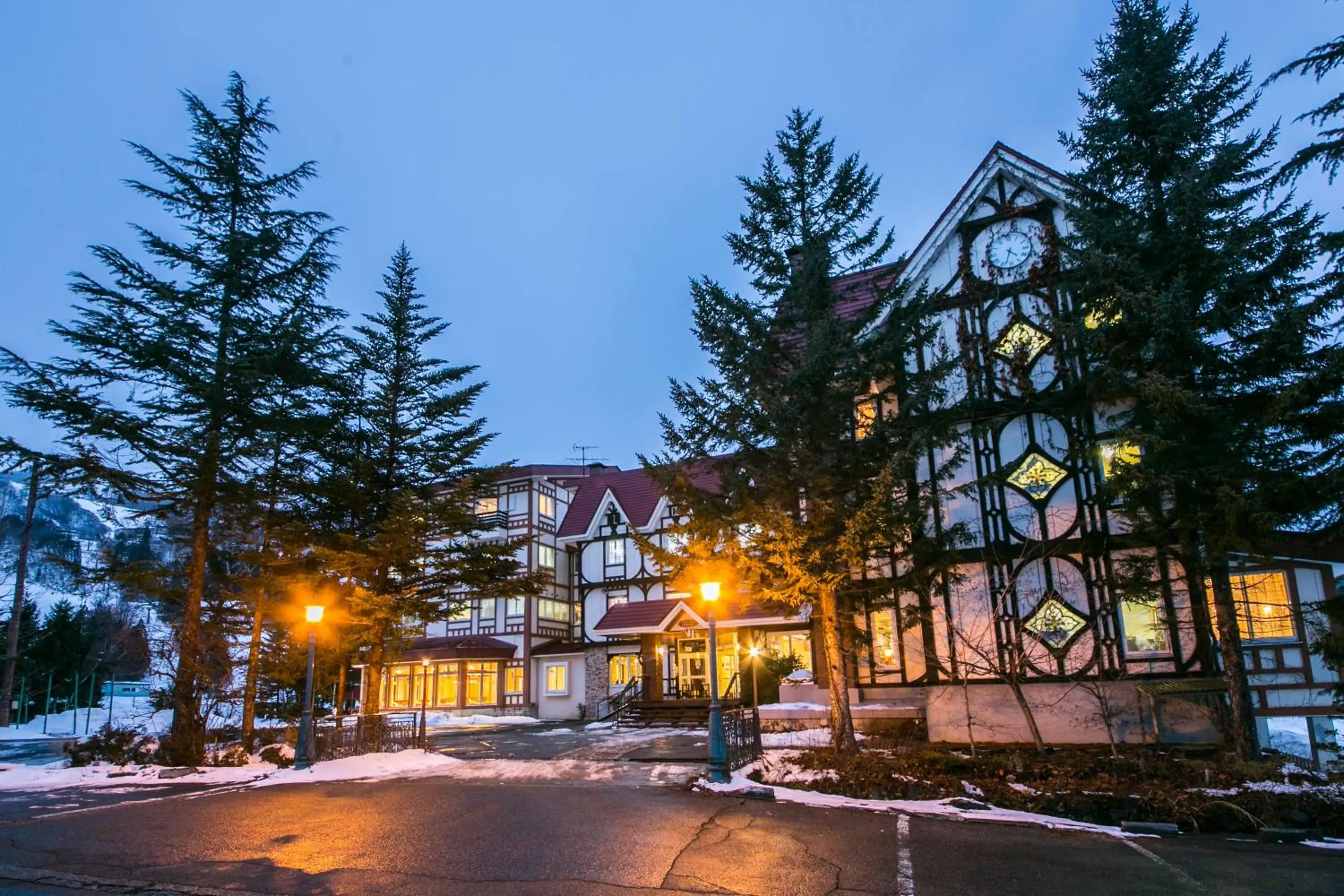 Facade/entrance, Winter in Rosenheim Hakuba