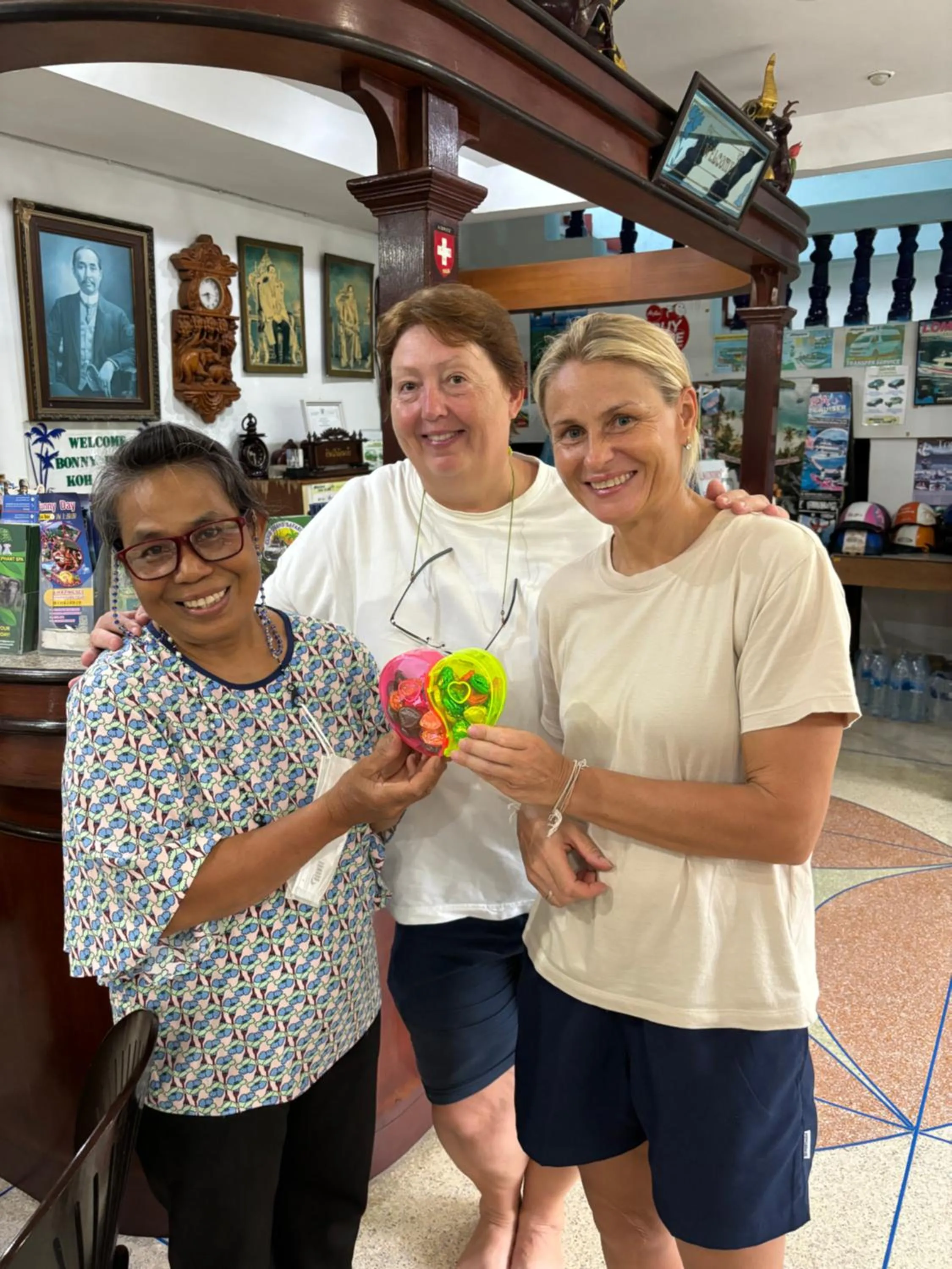 Guests in Bonny Hotel 4 Floors No Elevator