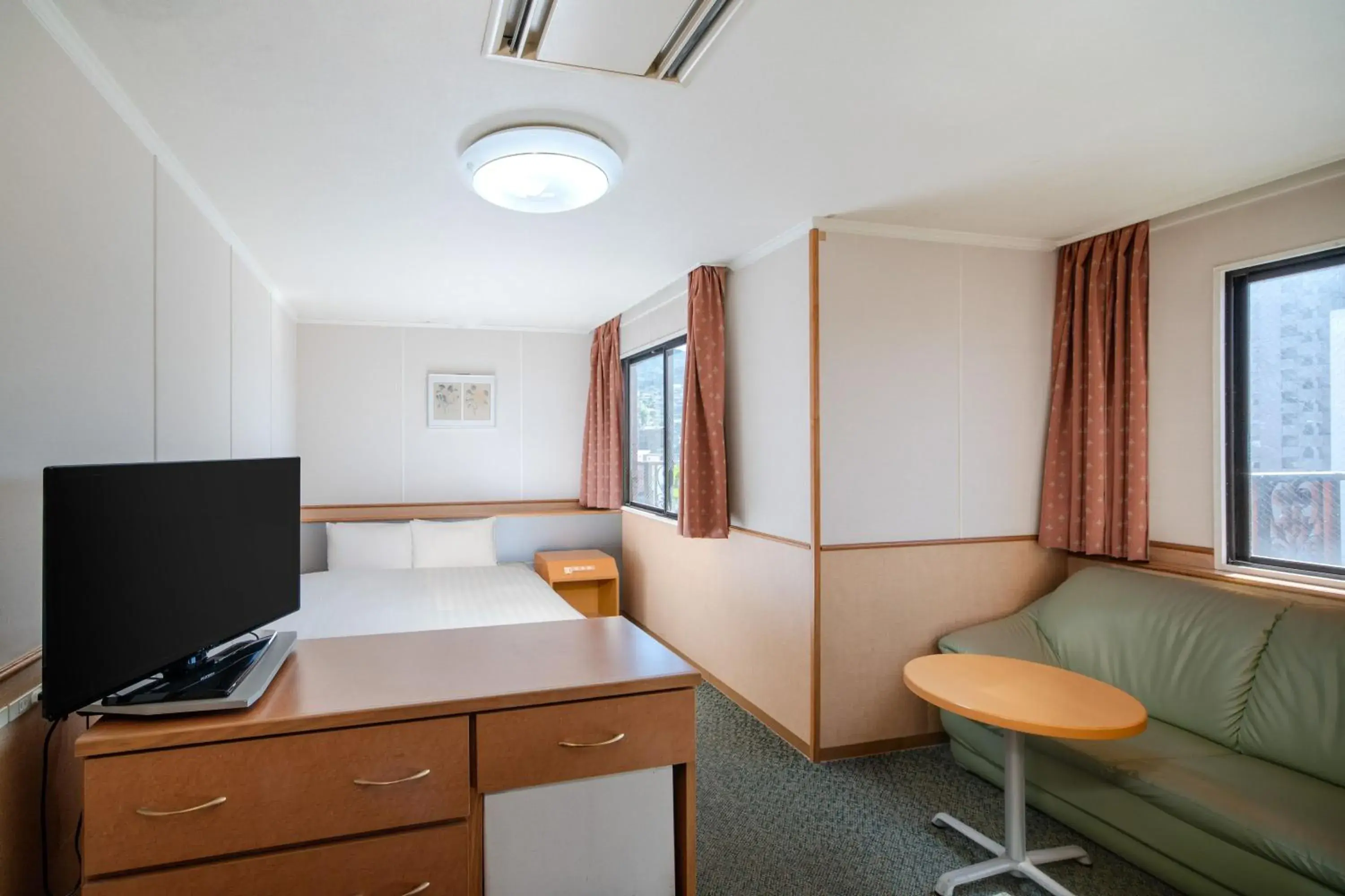 Superior Queen Room - single occupancy - Non-Smoking in Central Hotel Sasebo Superior Queen Room - single occupancy - Non-Smoking in Central Hotel Sasebo