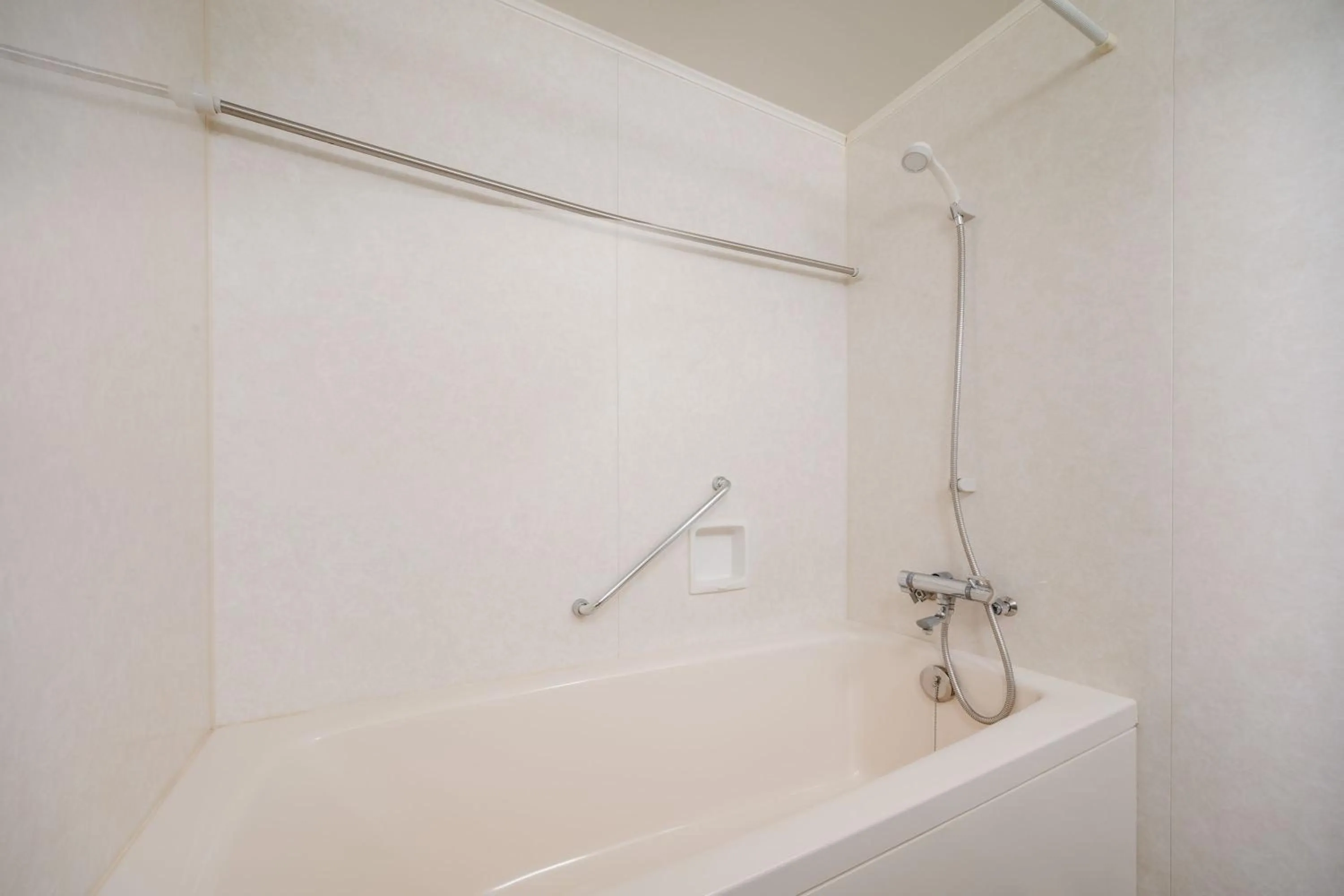 Shower in Central Hotel Sasebo