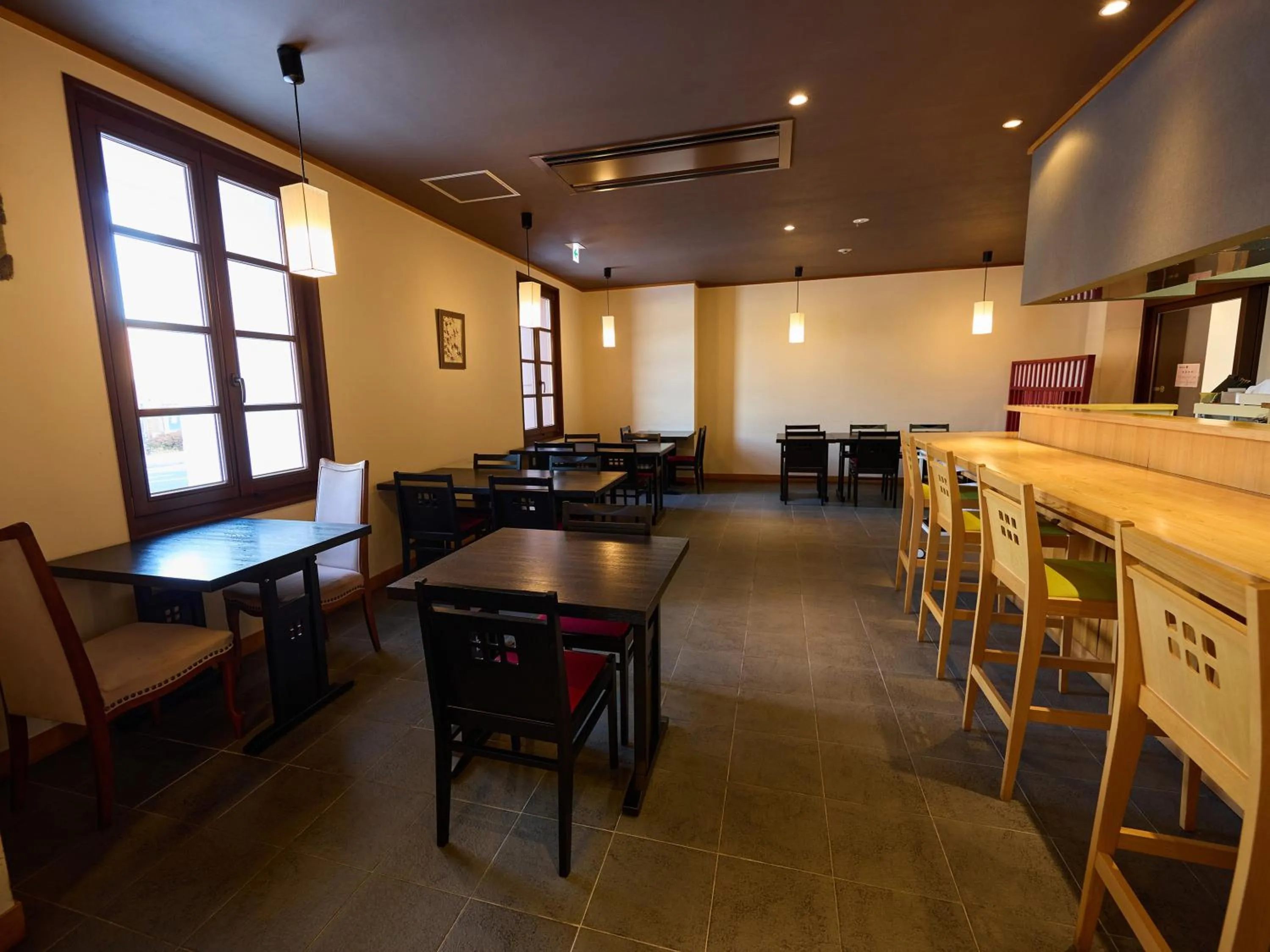 Restaurant/places to eat in Nikko Station Hotel Classic