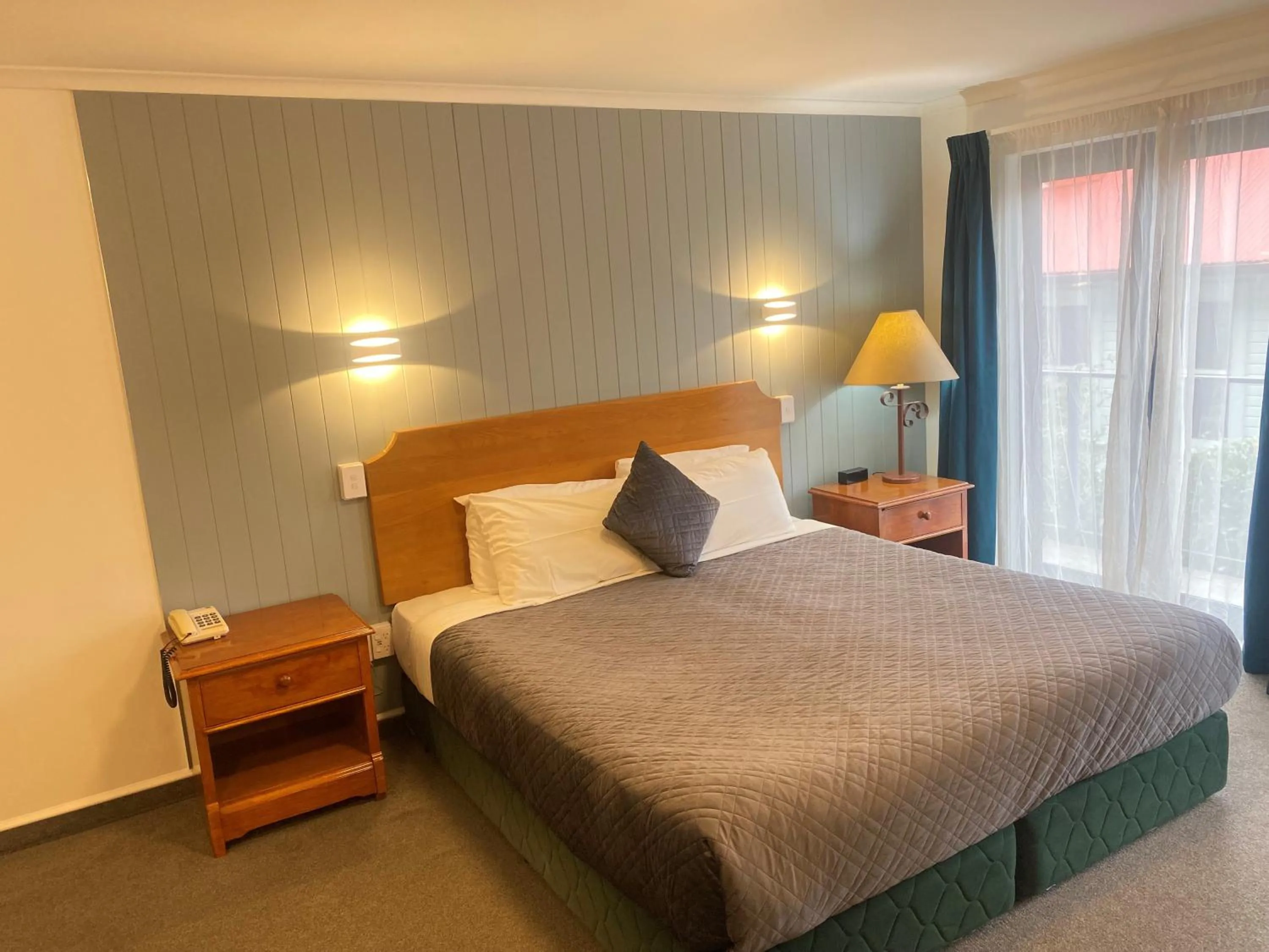 Bedroom, Bed in City Suites