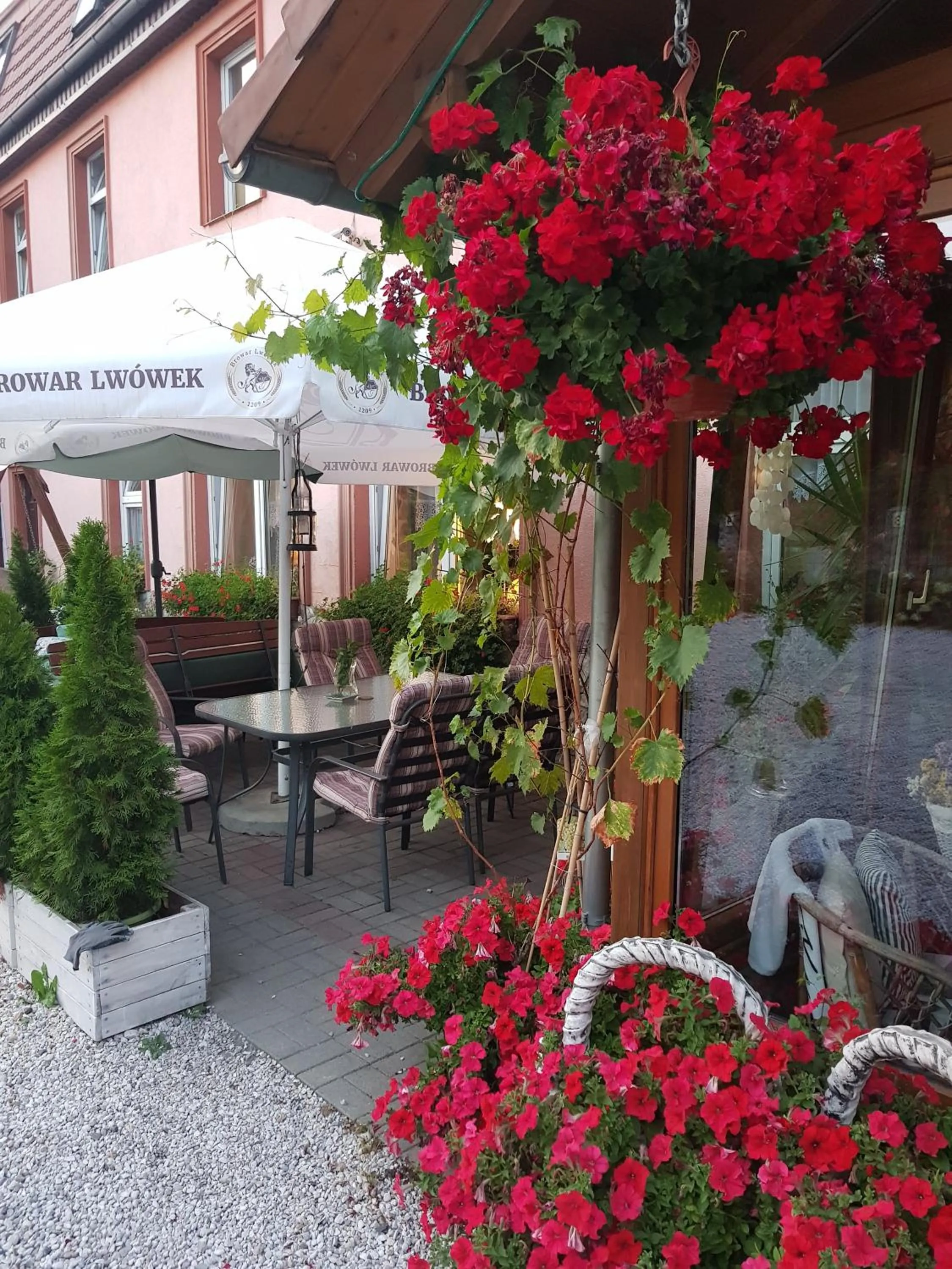 HOTEL "ZAUŁEK" Spółka Cywilna Zbigniew Świderski, Elżbieta Świderska