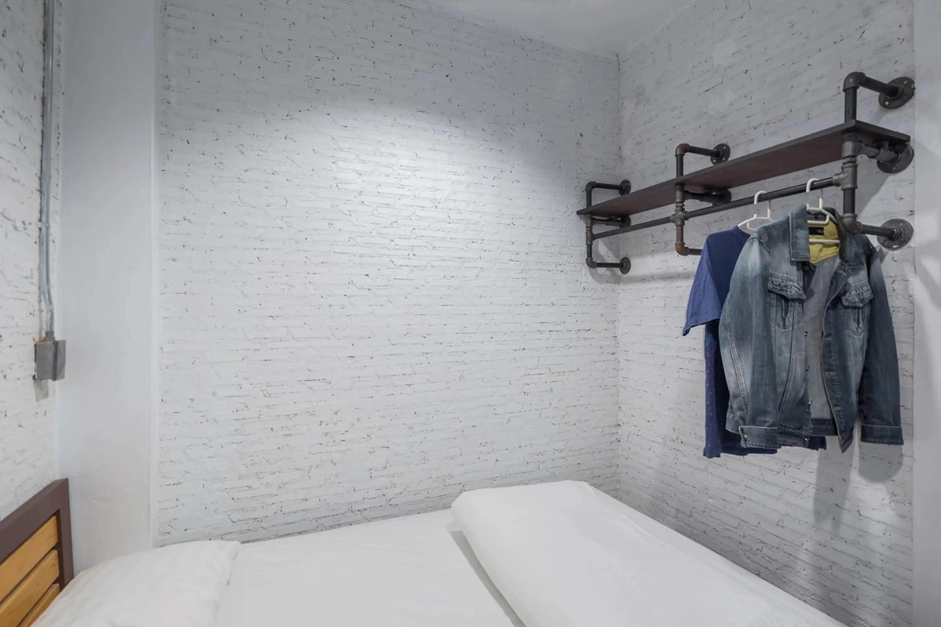 Bed in Yindee Travellers Lodge