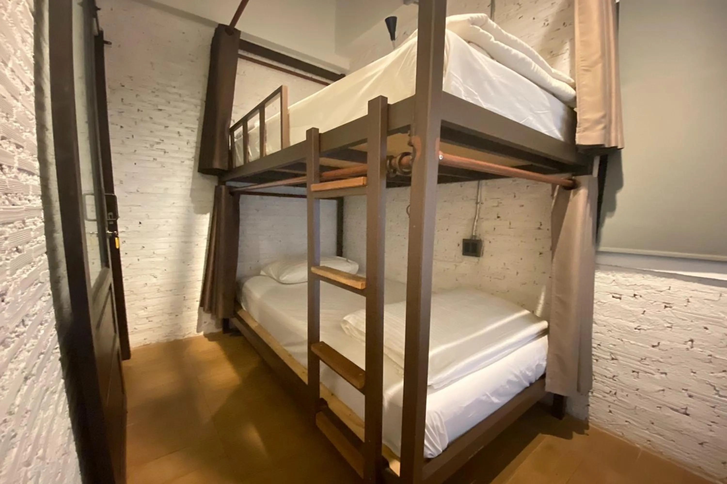 Bed in Yindee Travellers Lodge