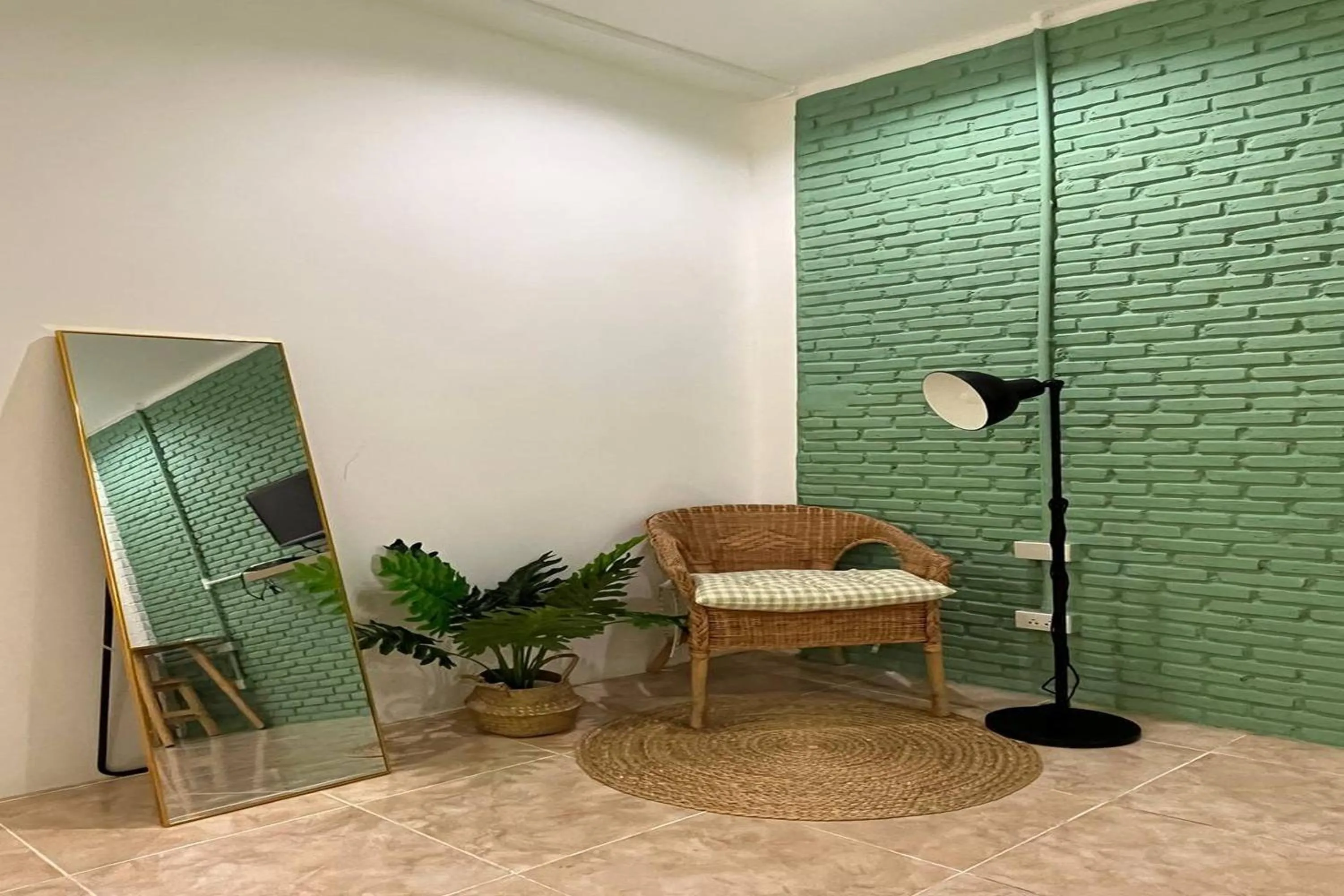 Seating area in Yindee Travellers Lodge