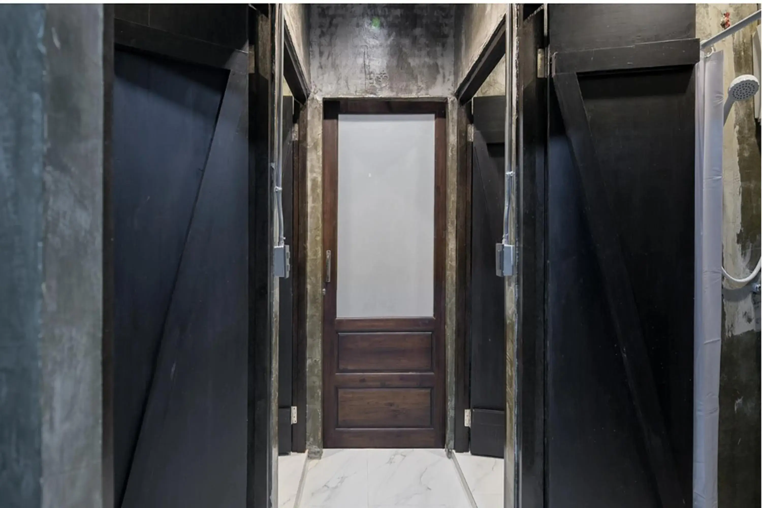 Property building in Yindee Travellers Lodge Property building in Yindee Travellers Lodge