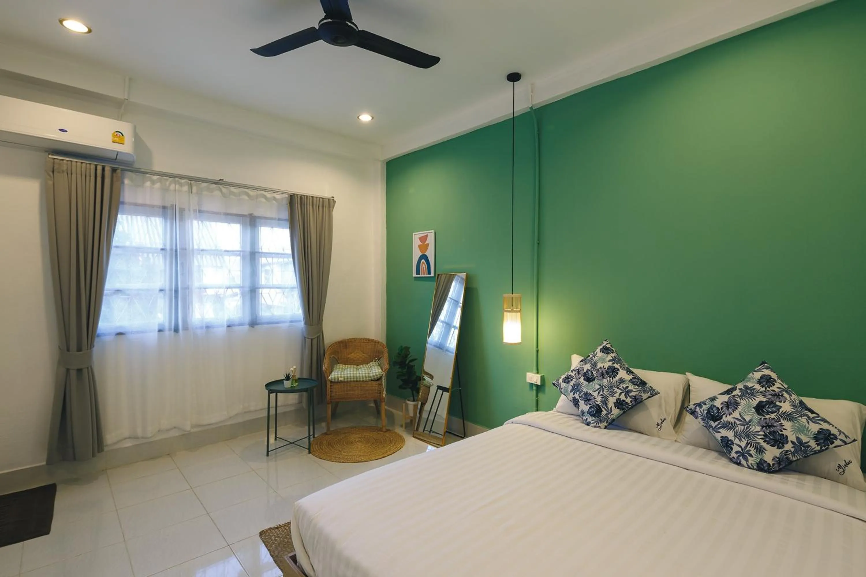 Bed in Yindee Travellers Lodge