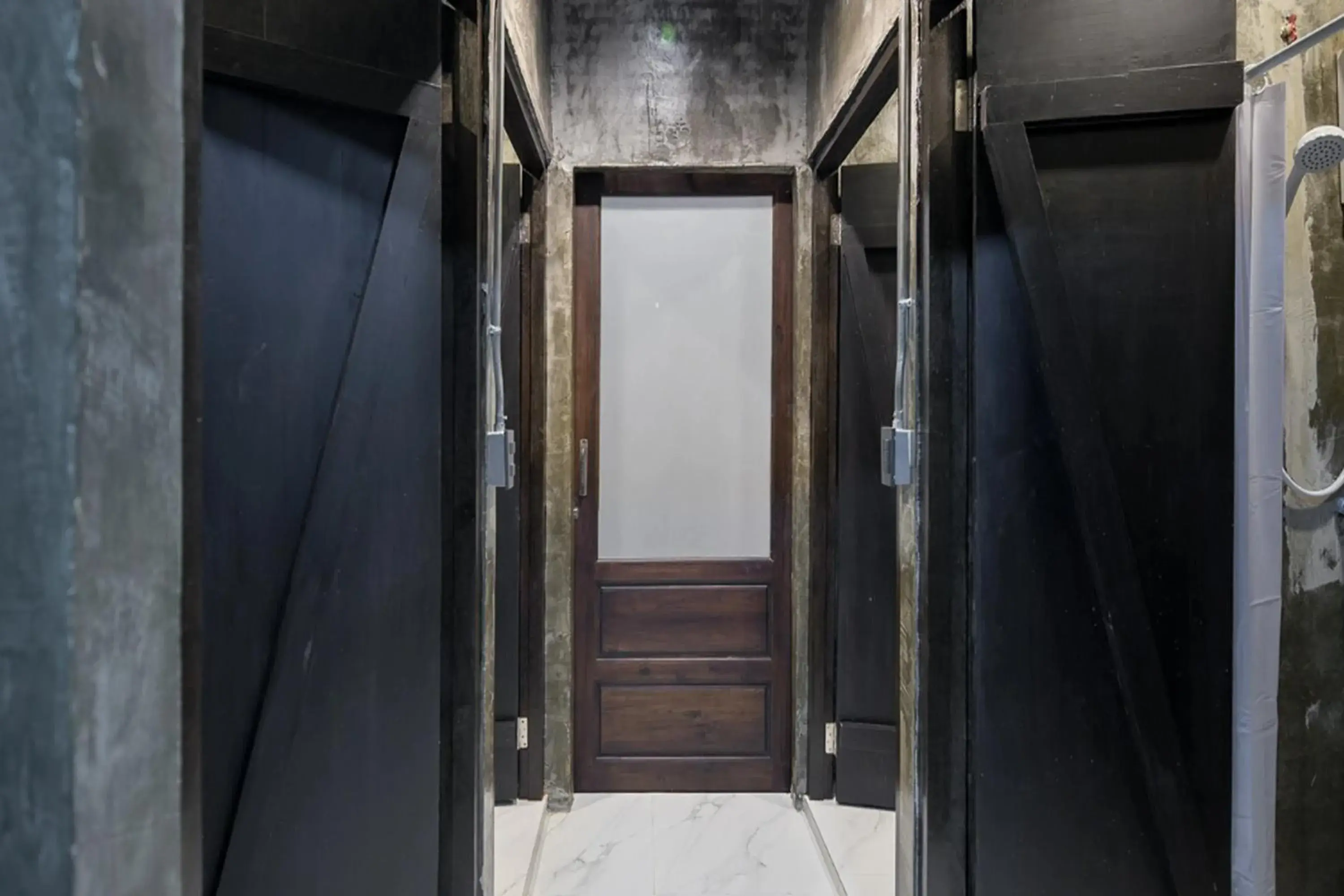 Property building in Yindee Travellers Lodge Property building in Yindee Travellers Lodge