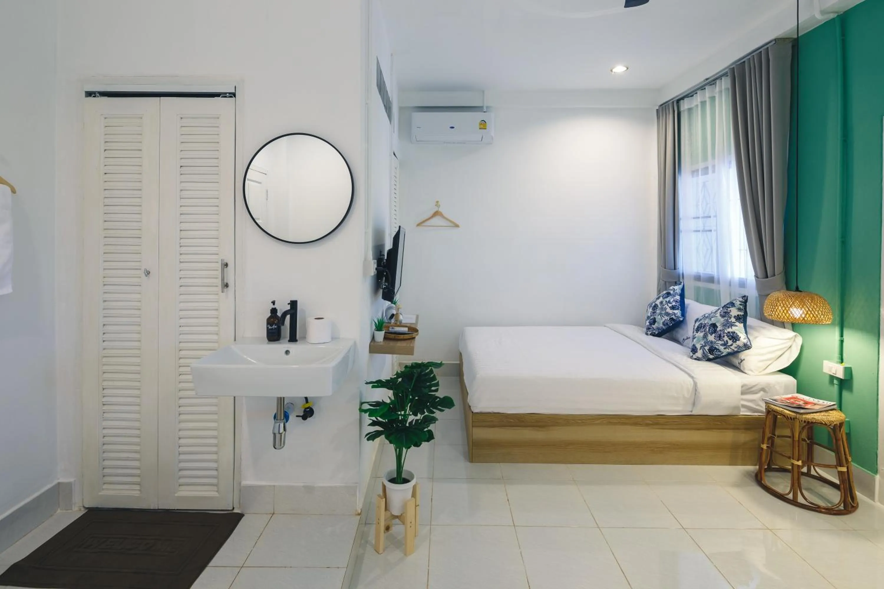 Bed in Yindee Travellers Lodge