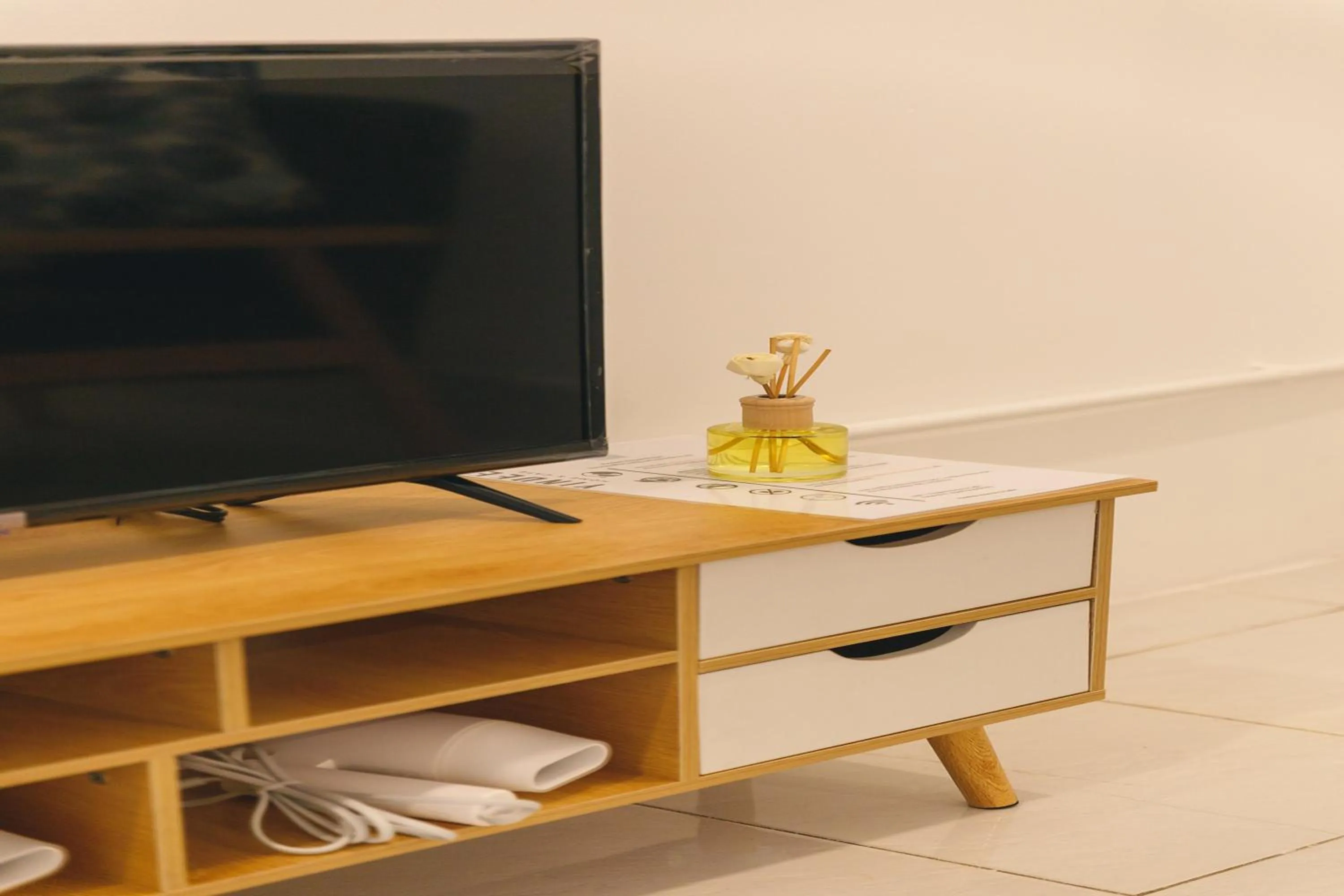 TV and multimedia in Yindee Travellers Lodge