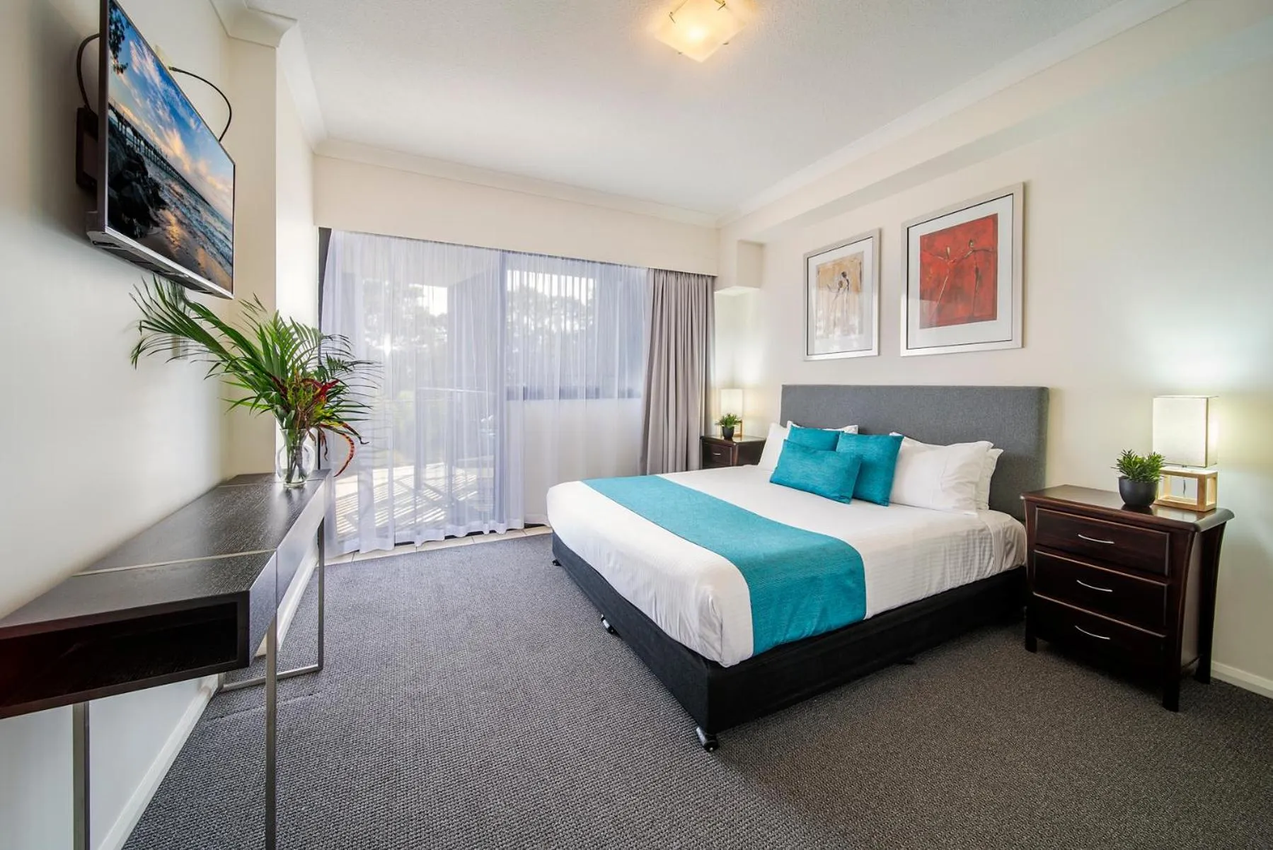 Bedroom, Bed in The Bay Apartments