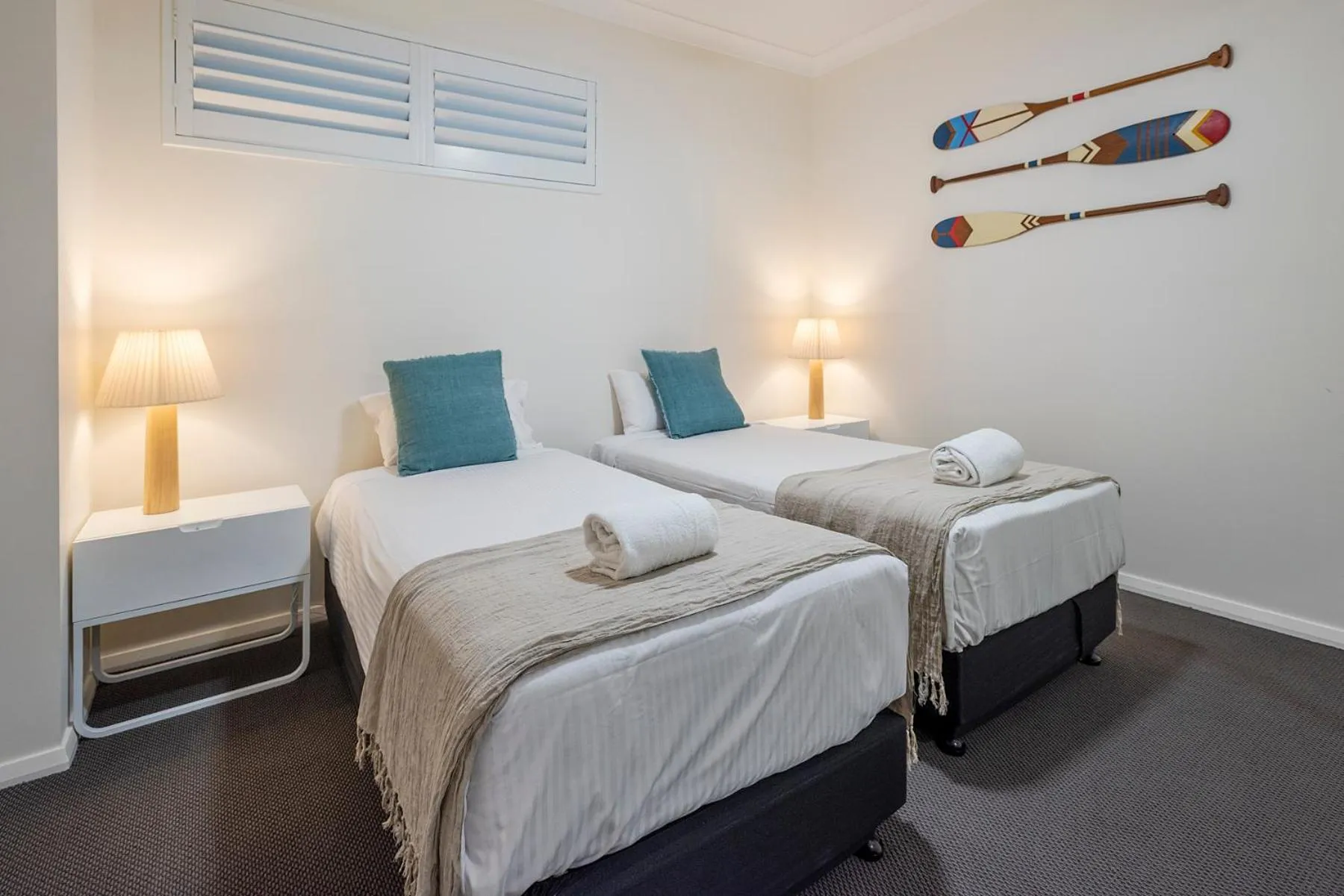 Bedroom, Bed in The Bay Apartments